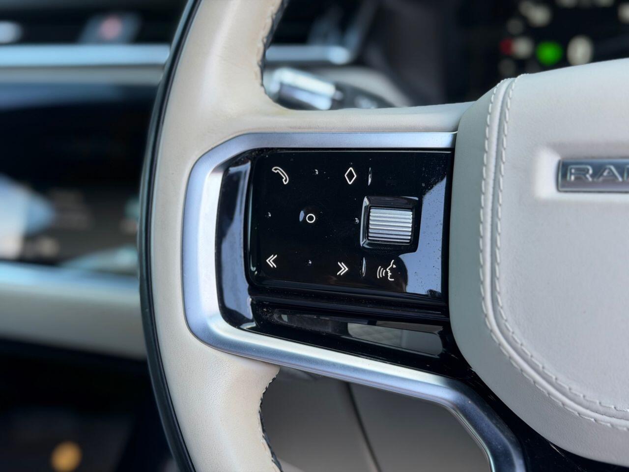 Land Rover Range Rover Velar view 22