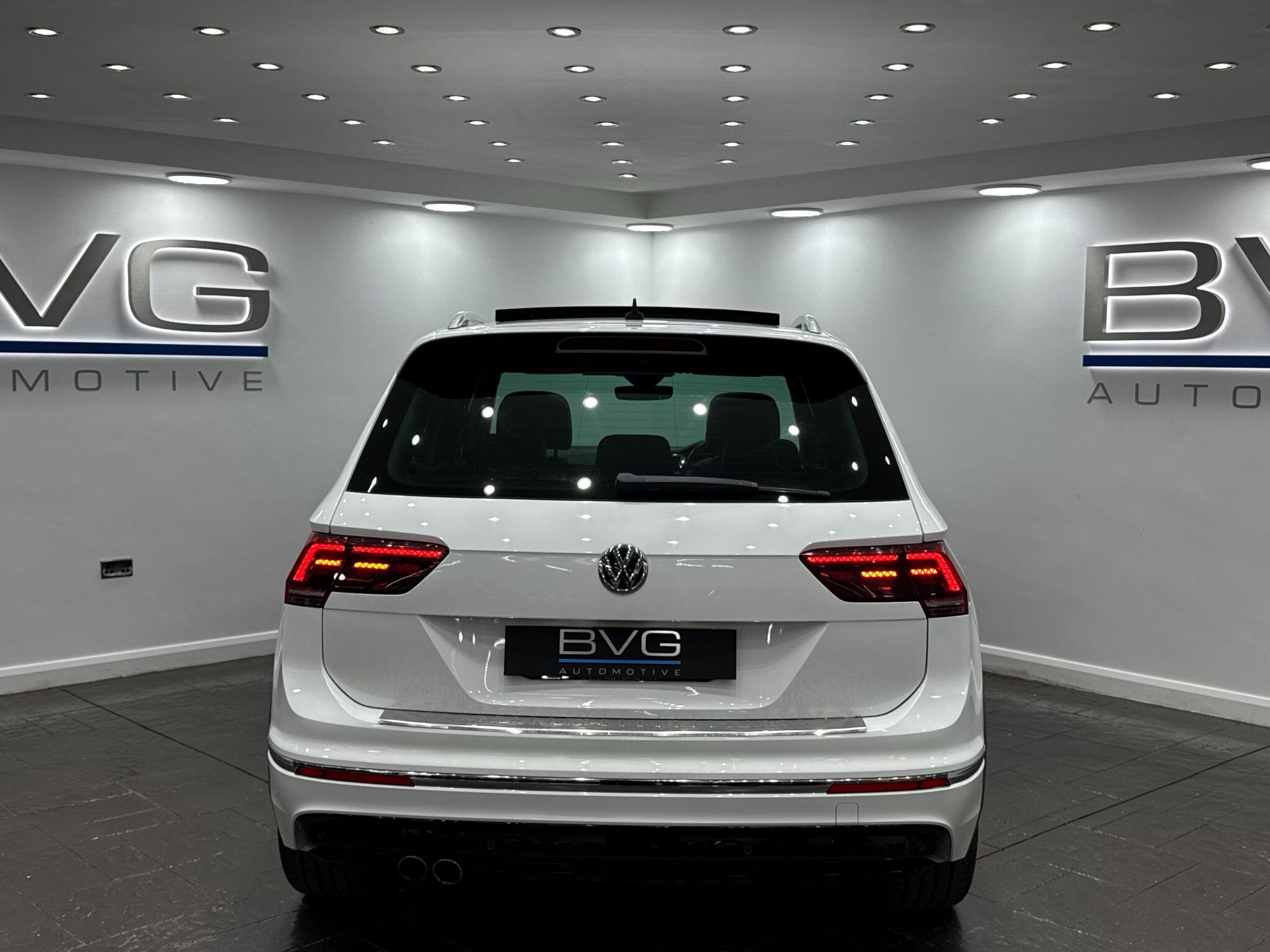 Volkswagen Tiguan view 18
