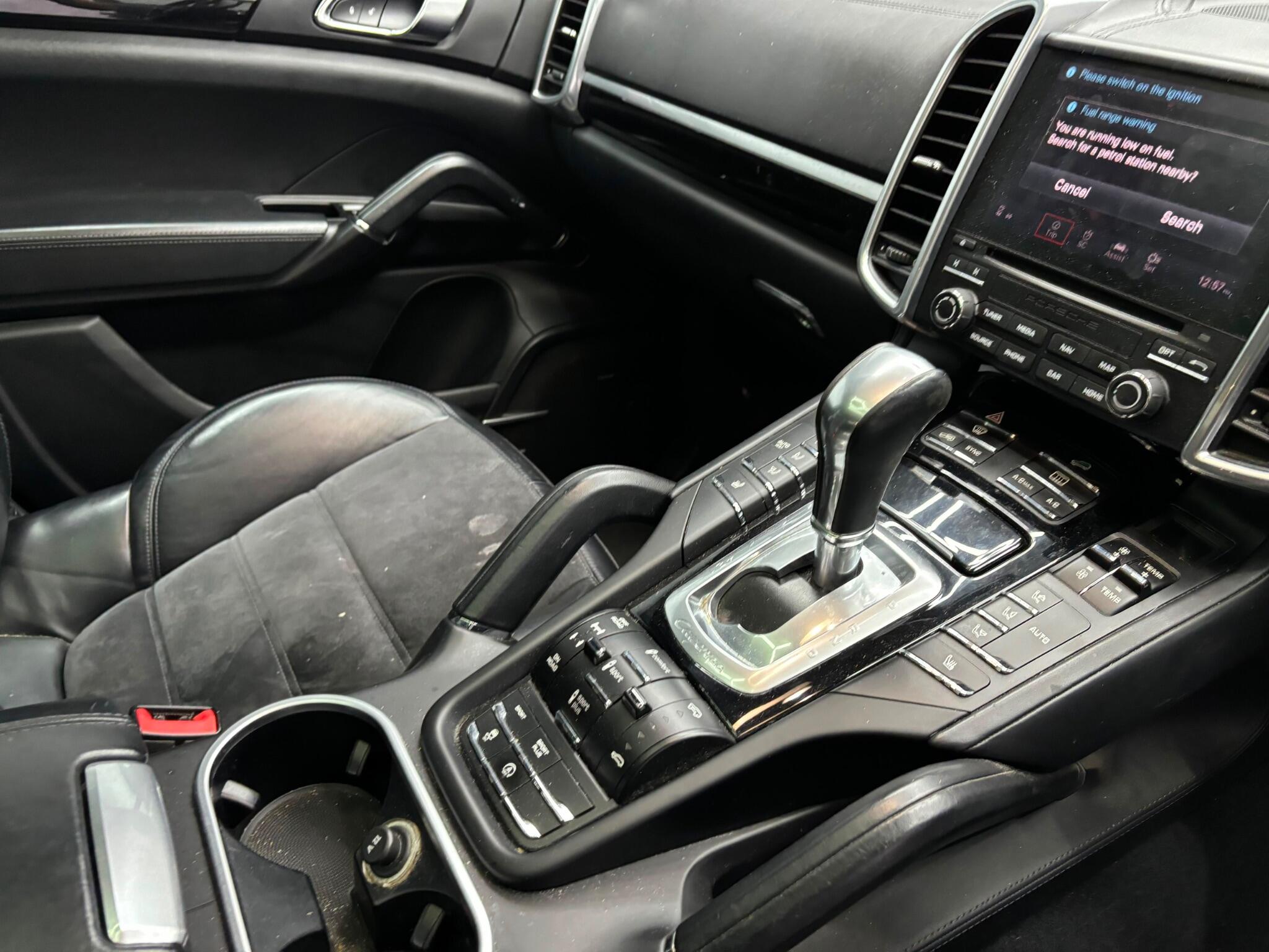 Porsche Cayenne view 22