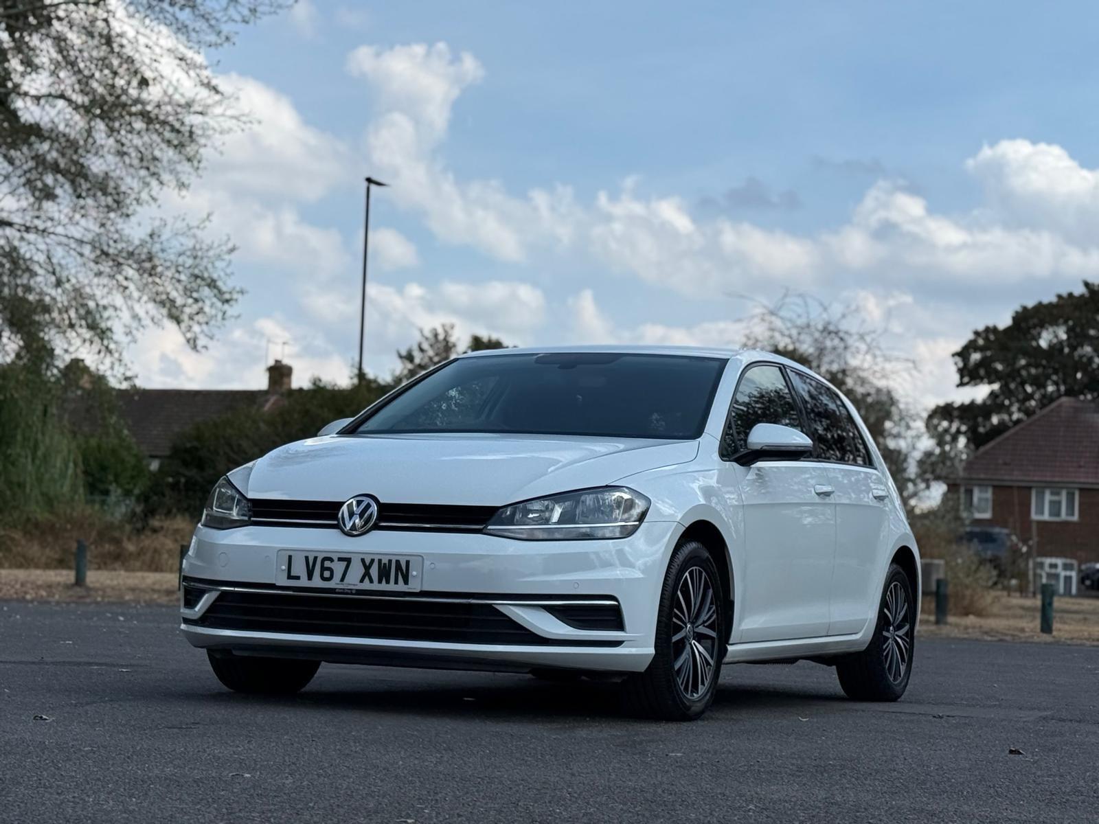Volkswagen Golf view 3