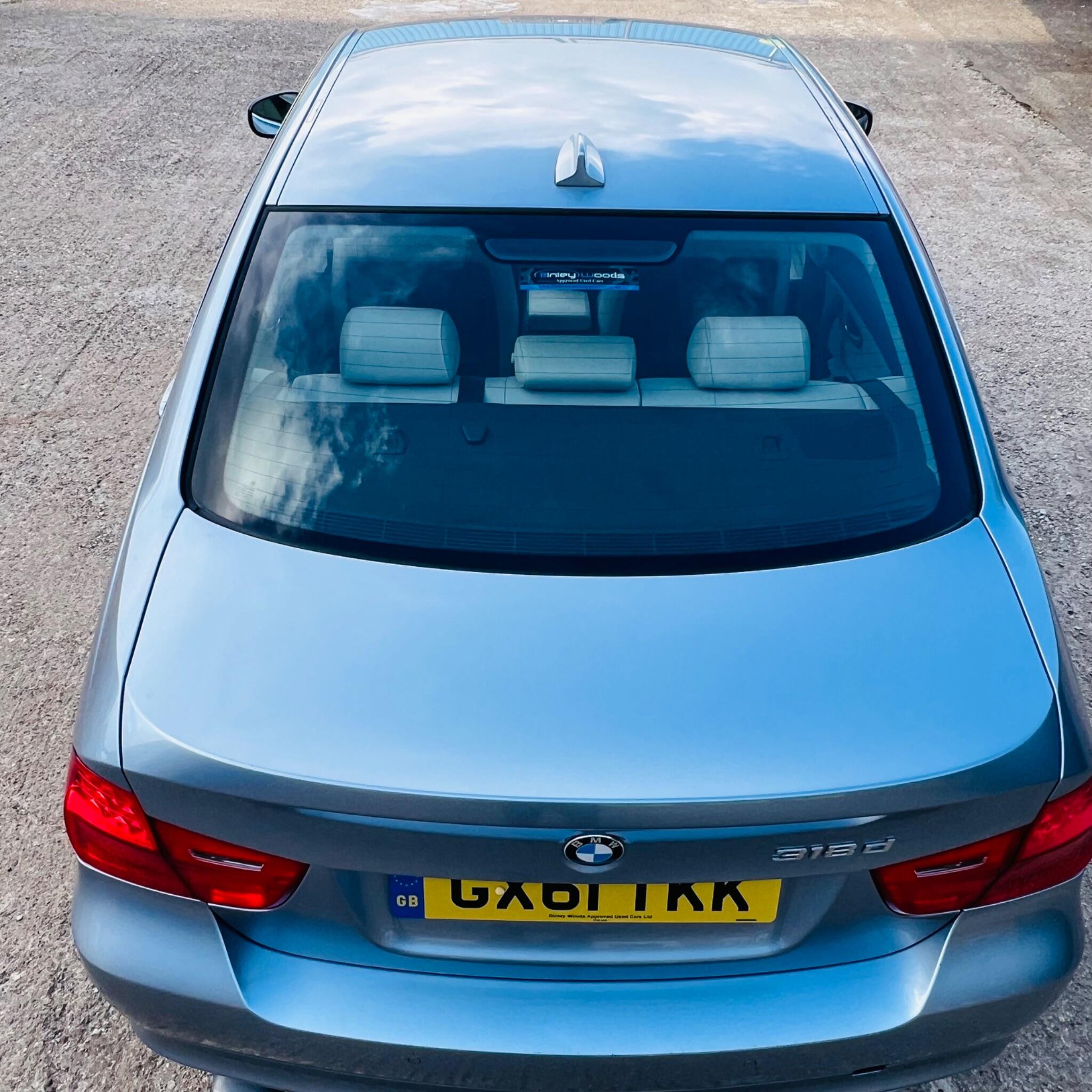BMW 3 Series view 9
