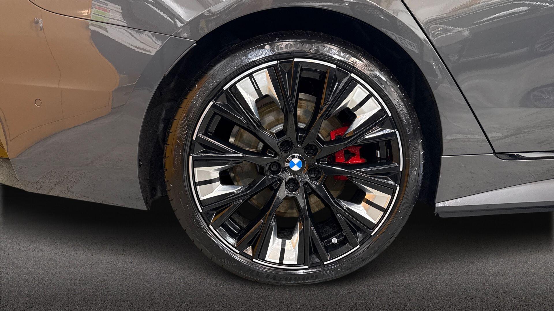 BMW I4 view 14