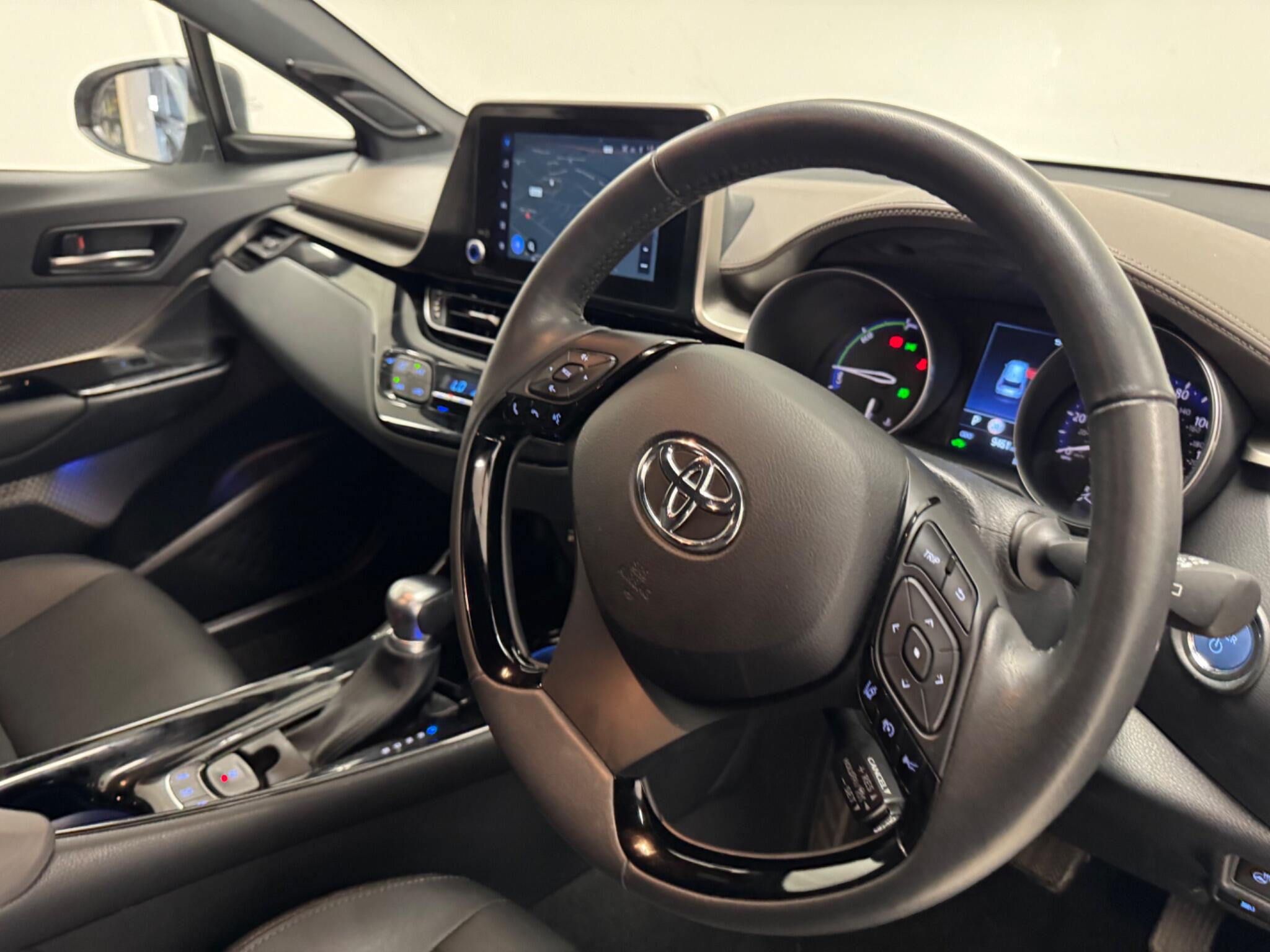 Toyota C-HR view 9