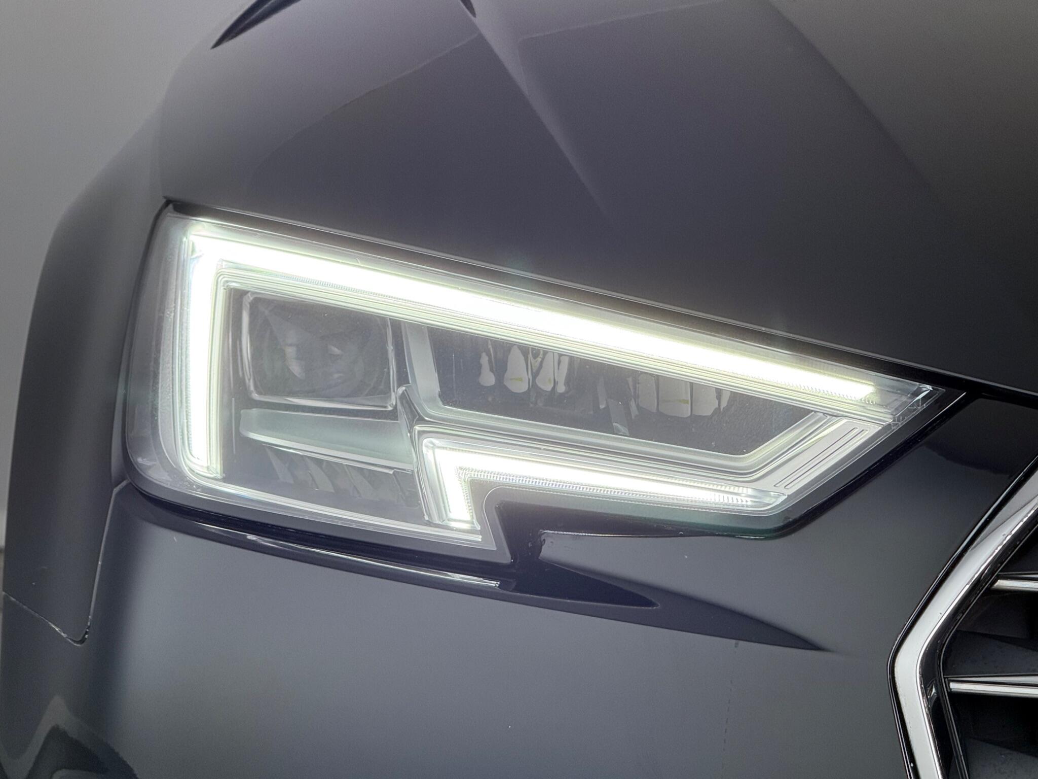 Audi A4 view 4