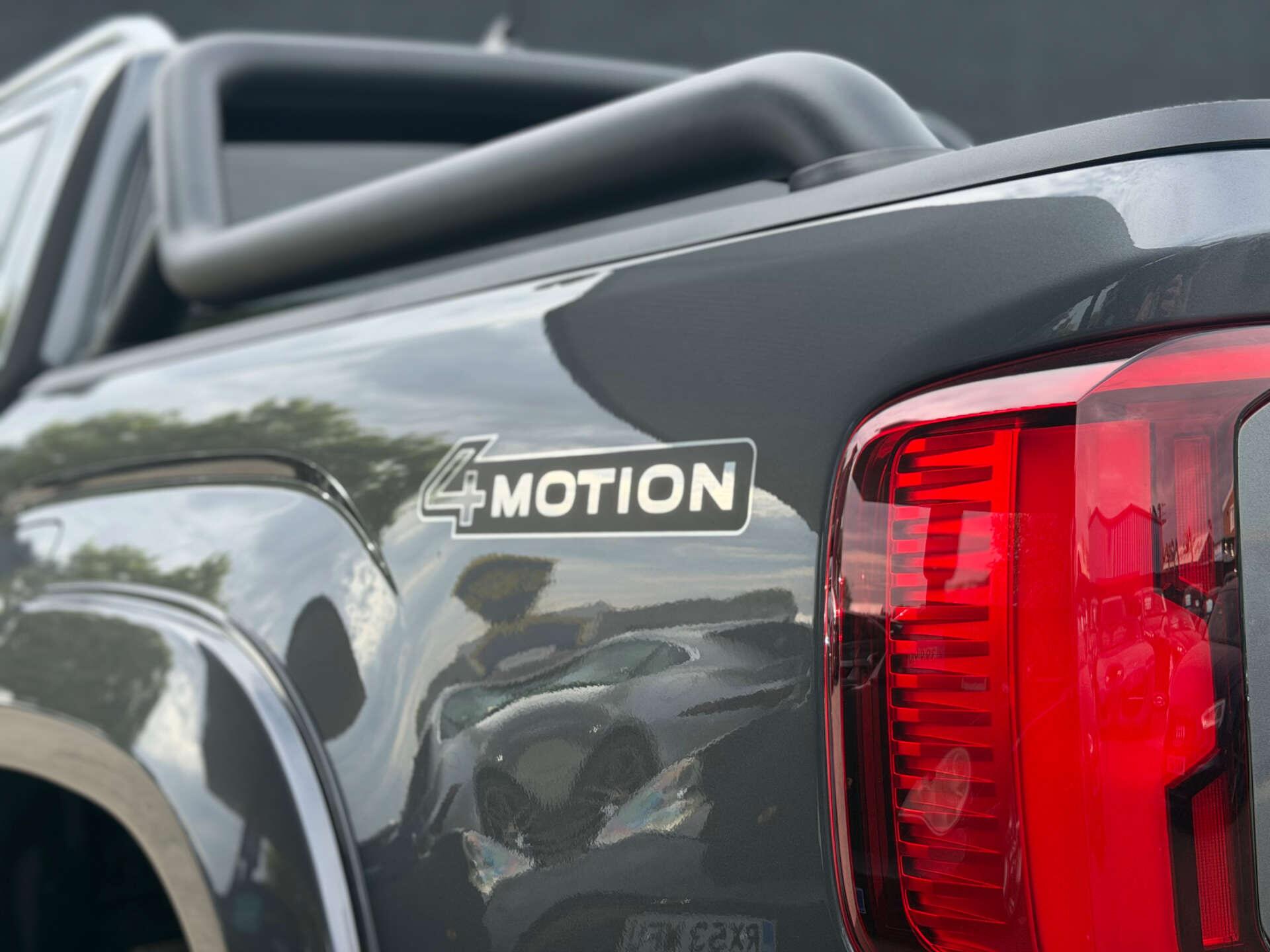 Volkswagen Amarok view 14