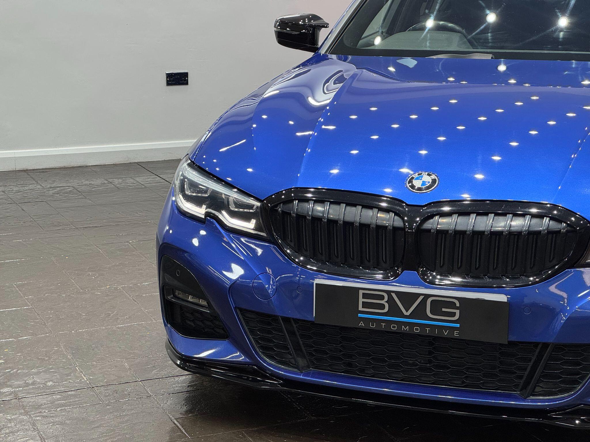 BMW 3 Series view 8