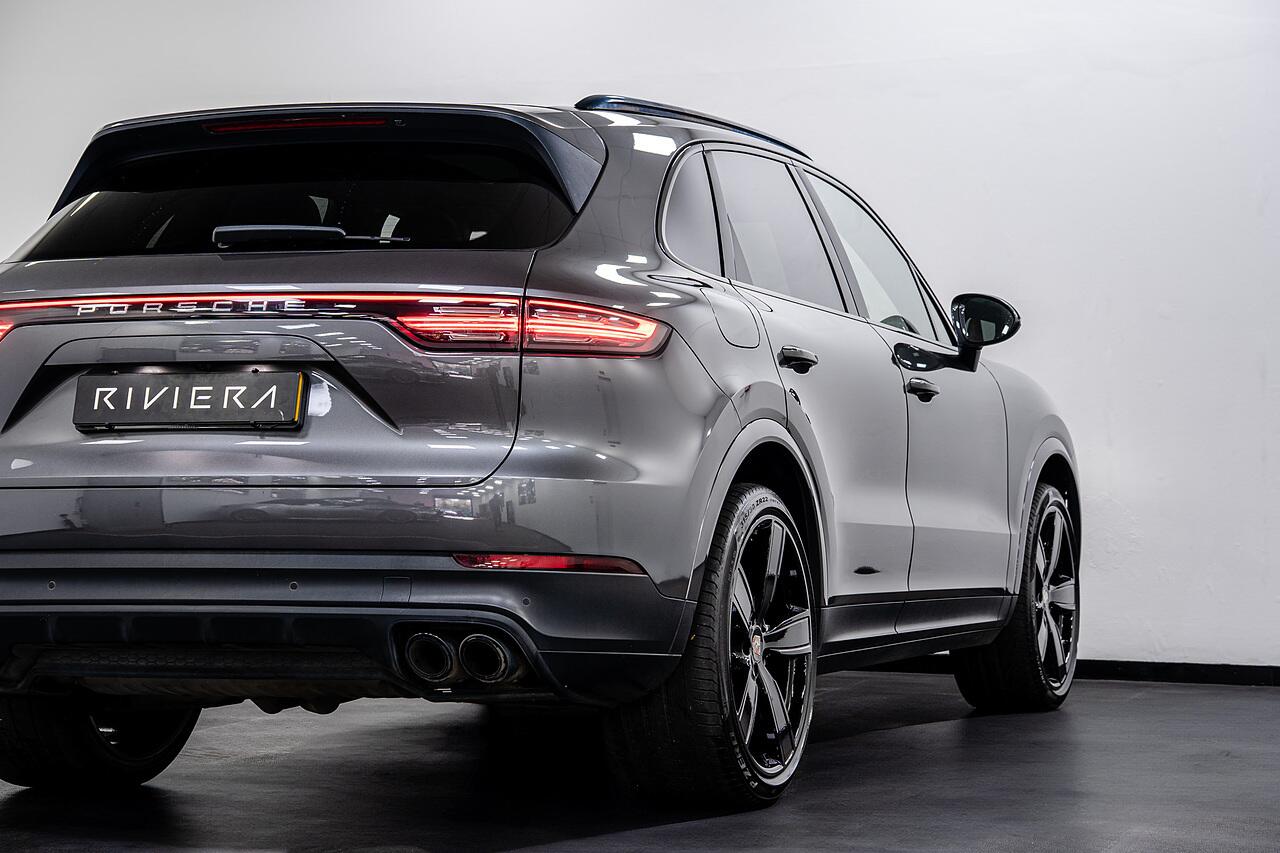 Porsche Cayenne view 36