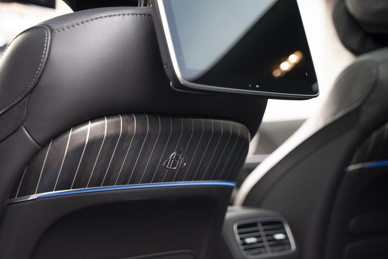 Mercedes-Benz GLS view 18