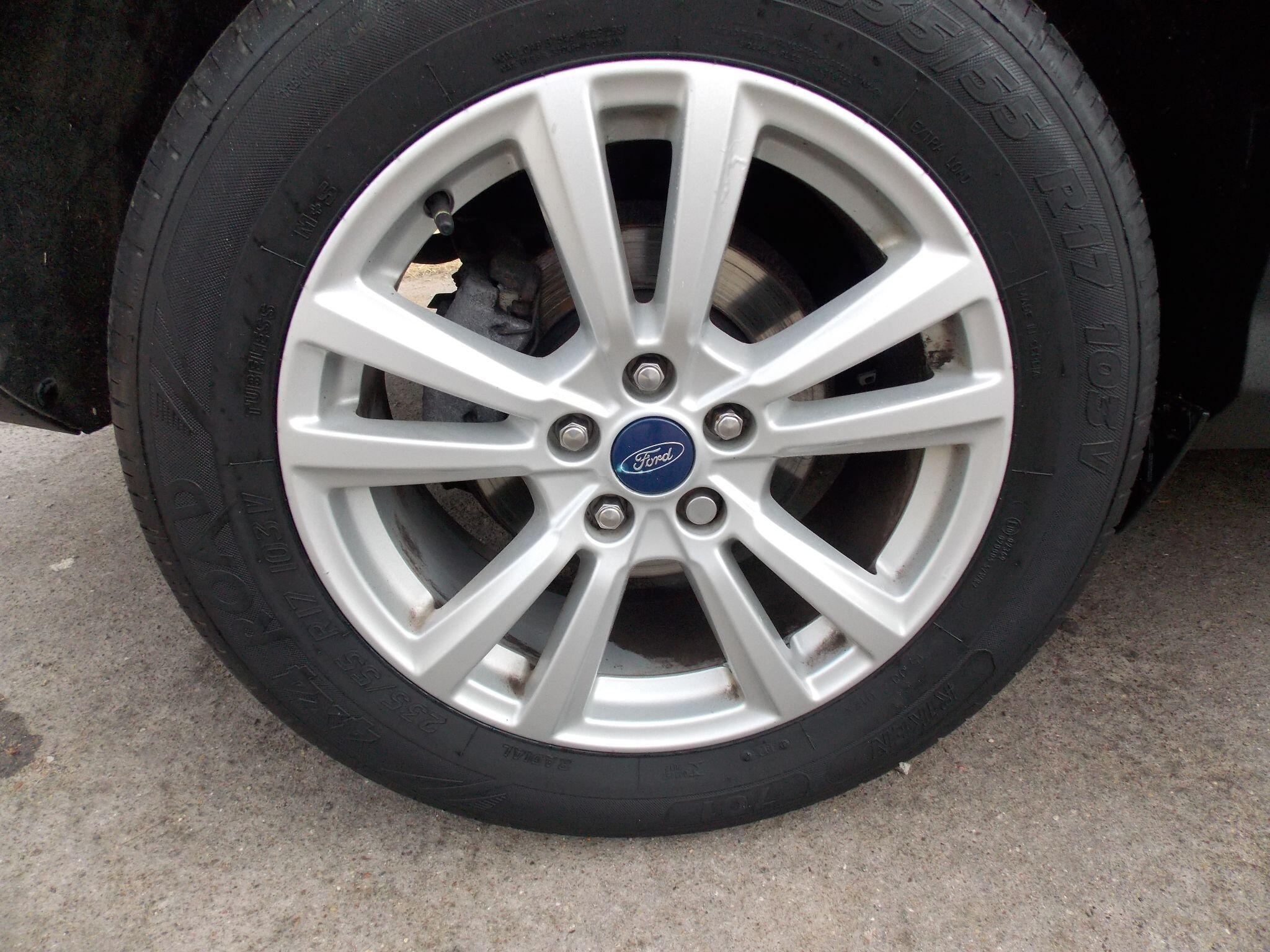 Ford Kuga view 50