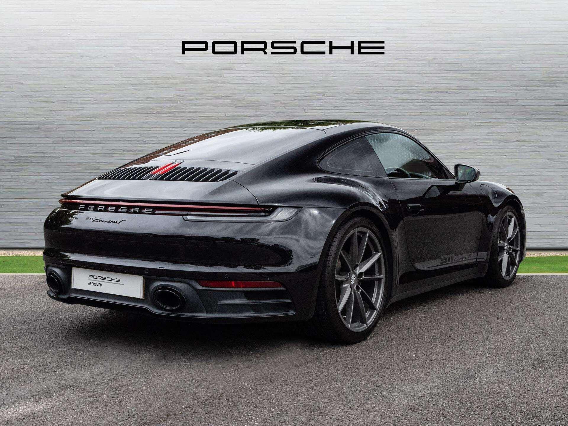 Porsche 911 view 3