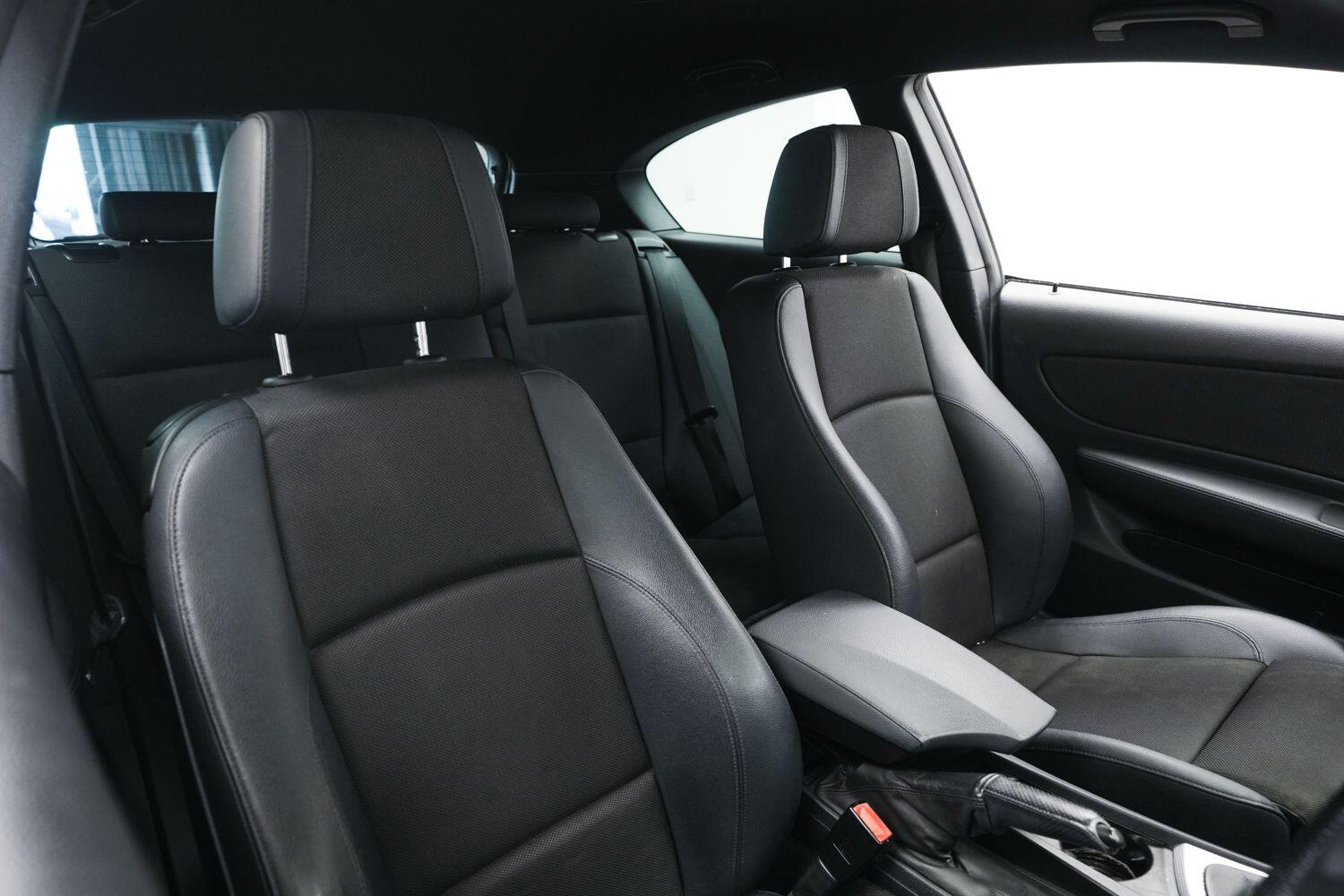 BMW 1 Series view 9
