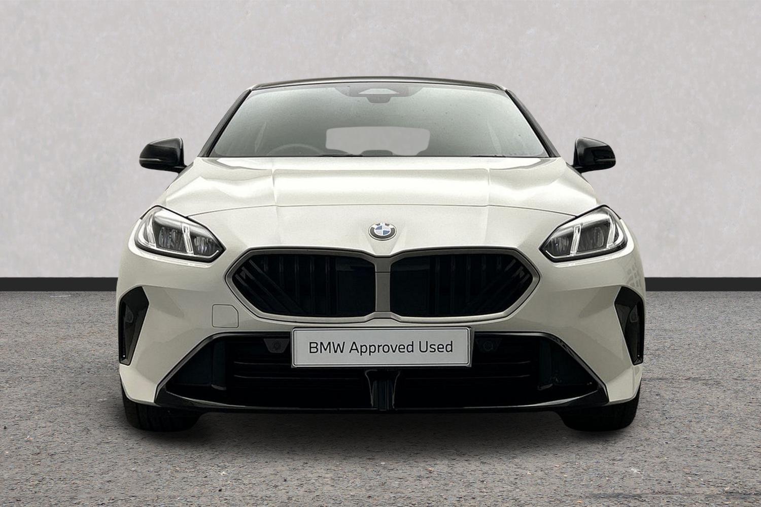 BMW 1 Series view 17