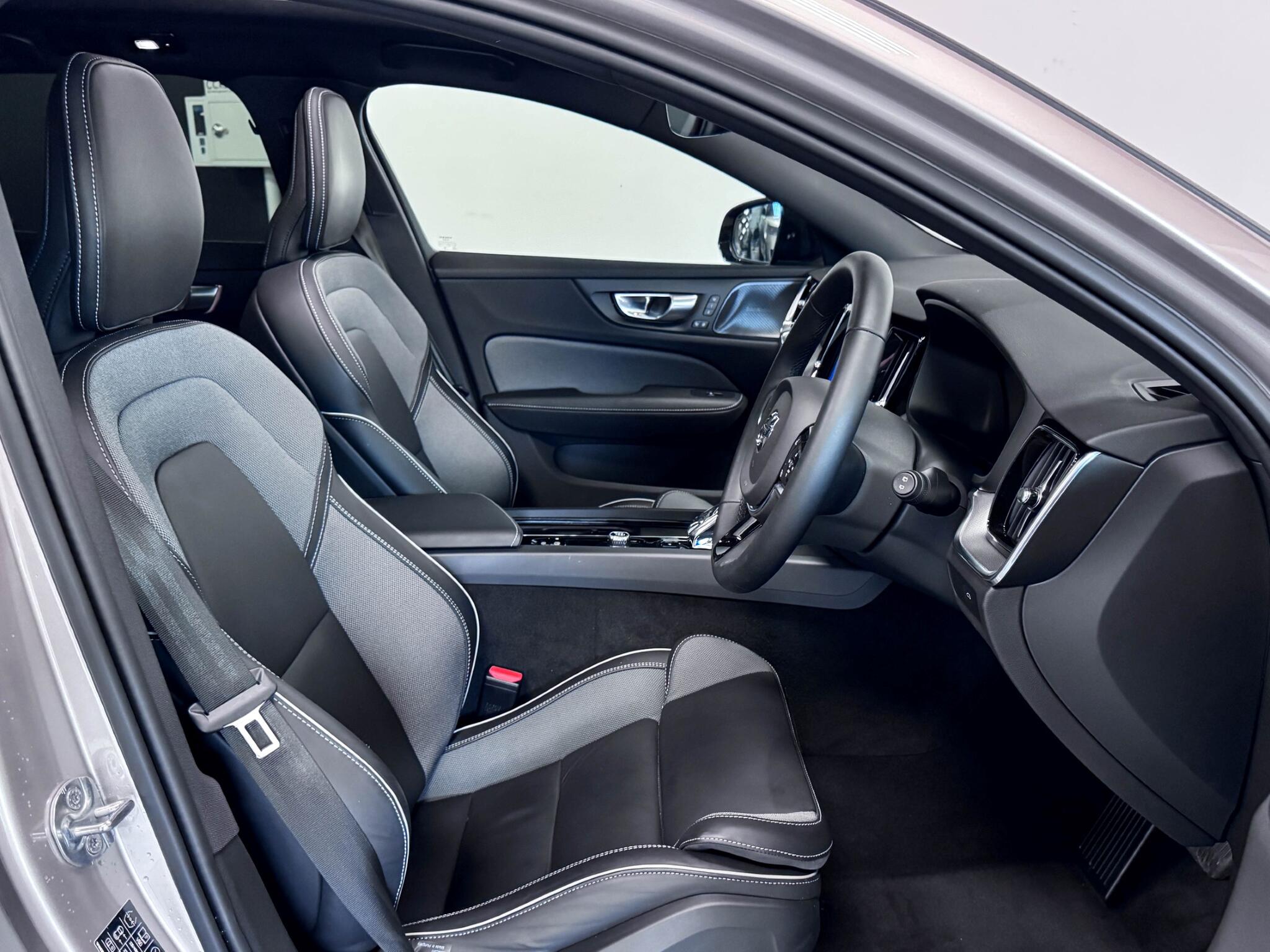 Volvo V60 view 28