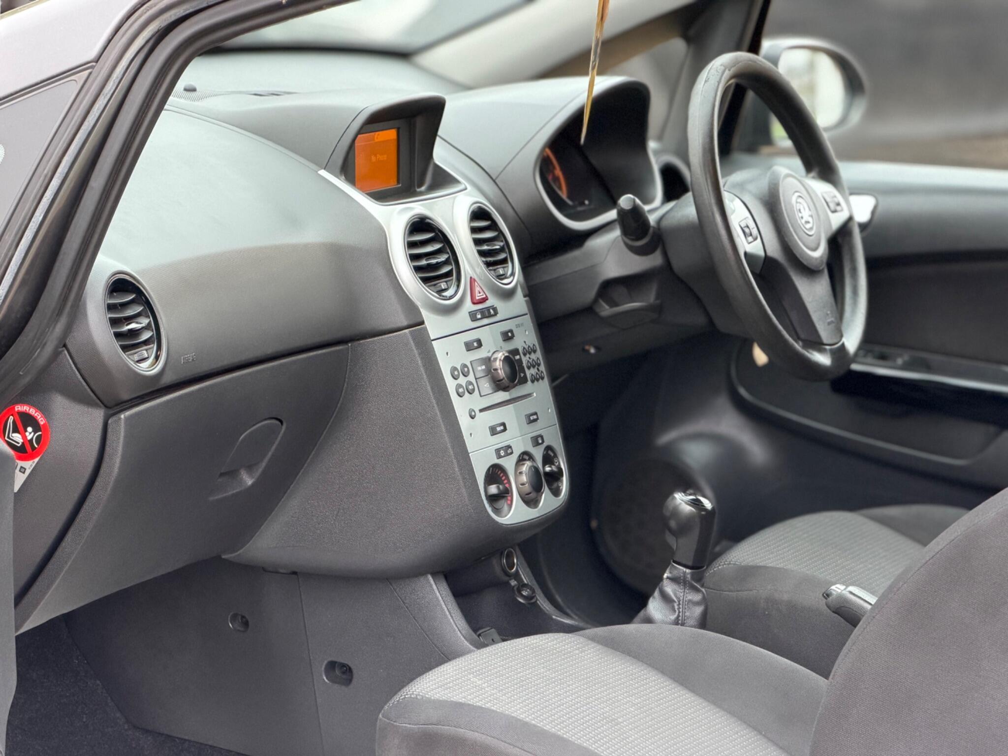 2011 Vauxhall Corsa 1.4 16V Excite Euro 5 3dr (A/C) image 16