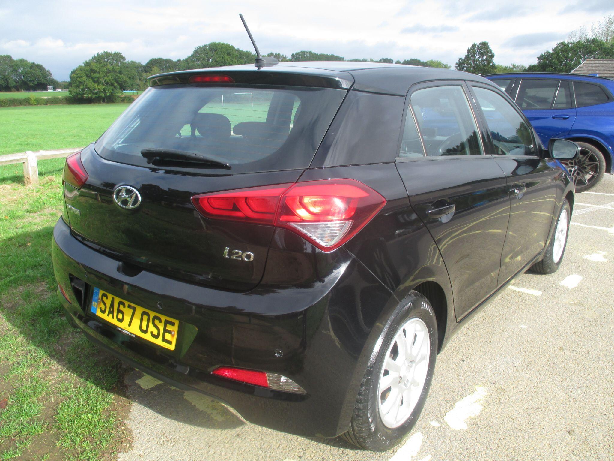 Hyundai i20 view 10