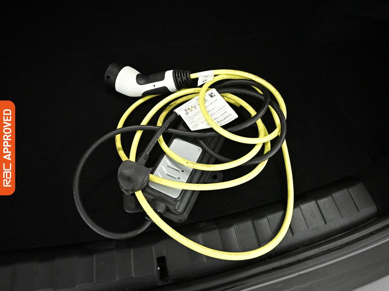 BMW 3 Series view 27