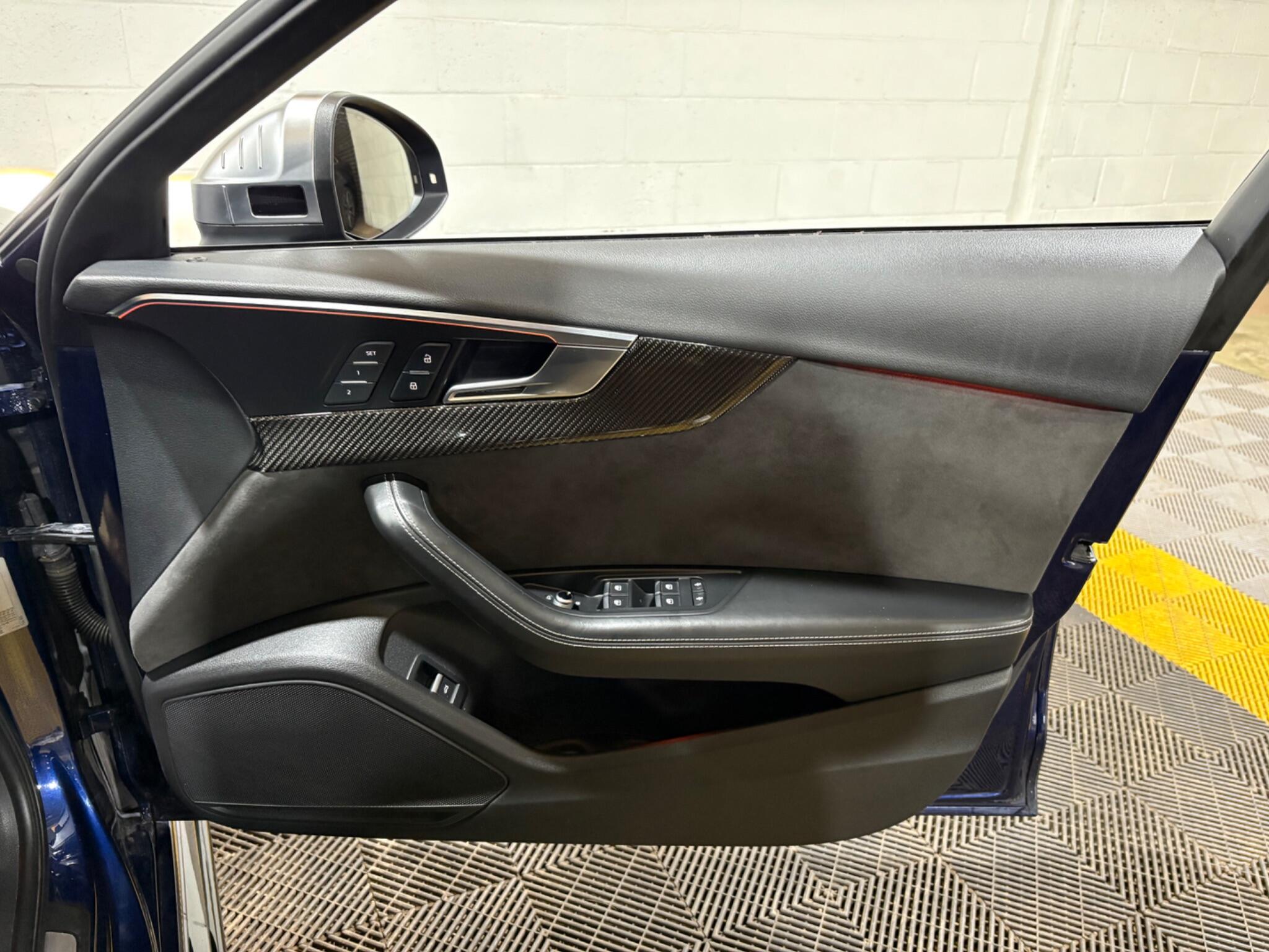 Audi RS4 Avant view 38
