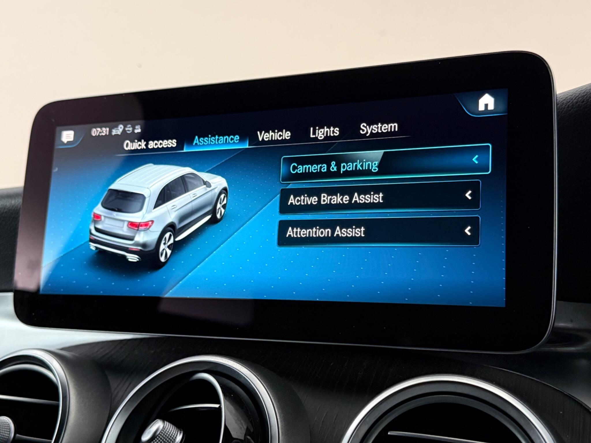 Mercedes-Benz GLC view 29