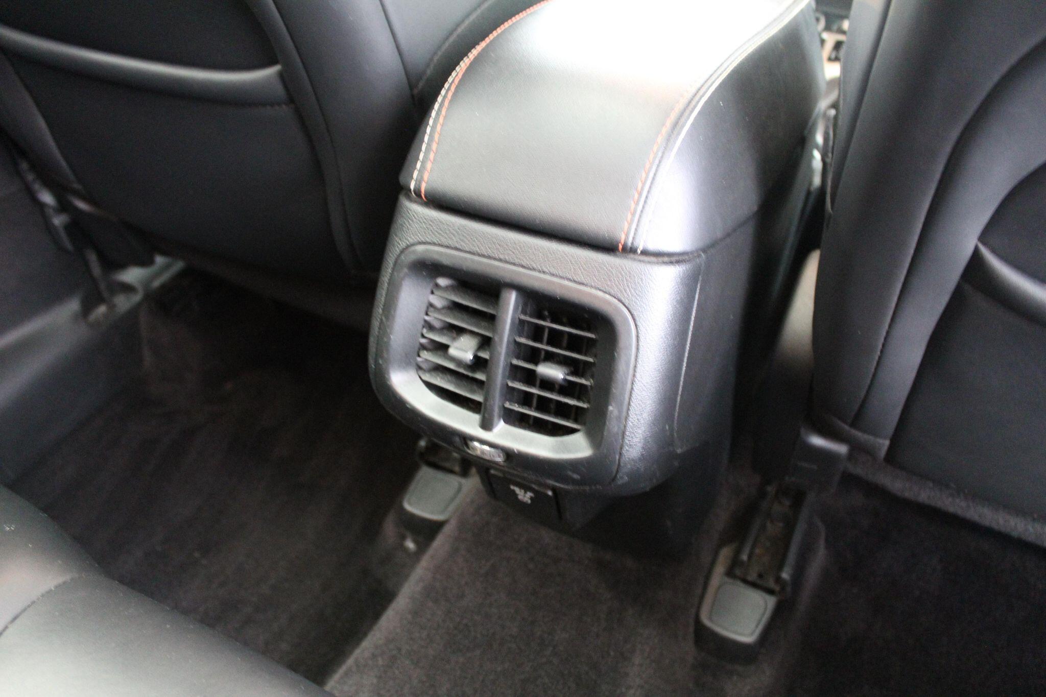 Jeep Cherokee view 57