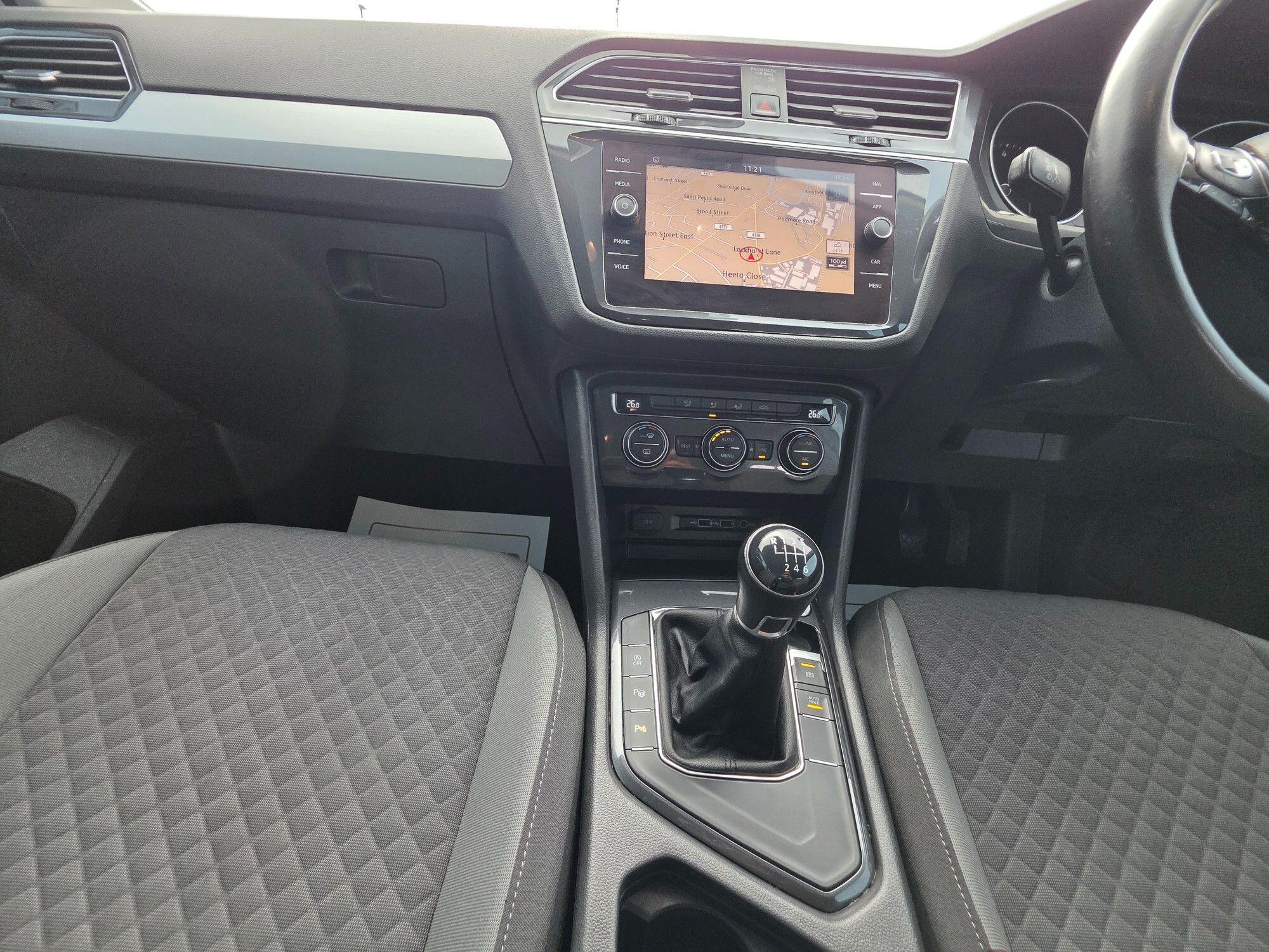 Volkswagen Tiguan view 23