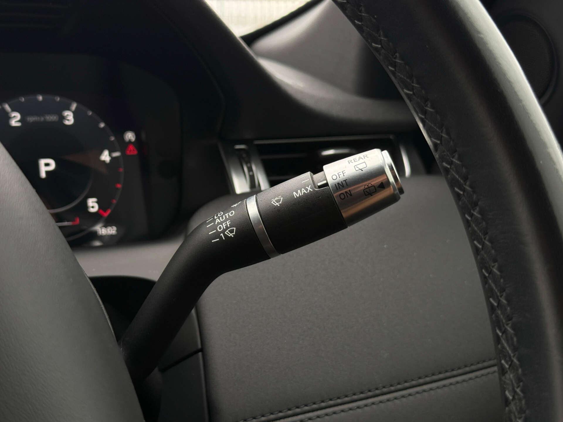 Land Rover Discovery Sport view 58