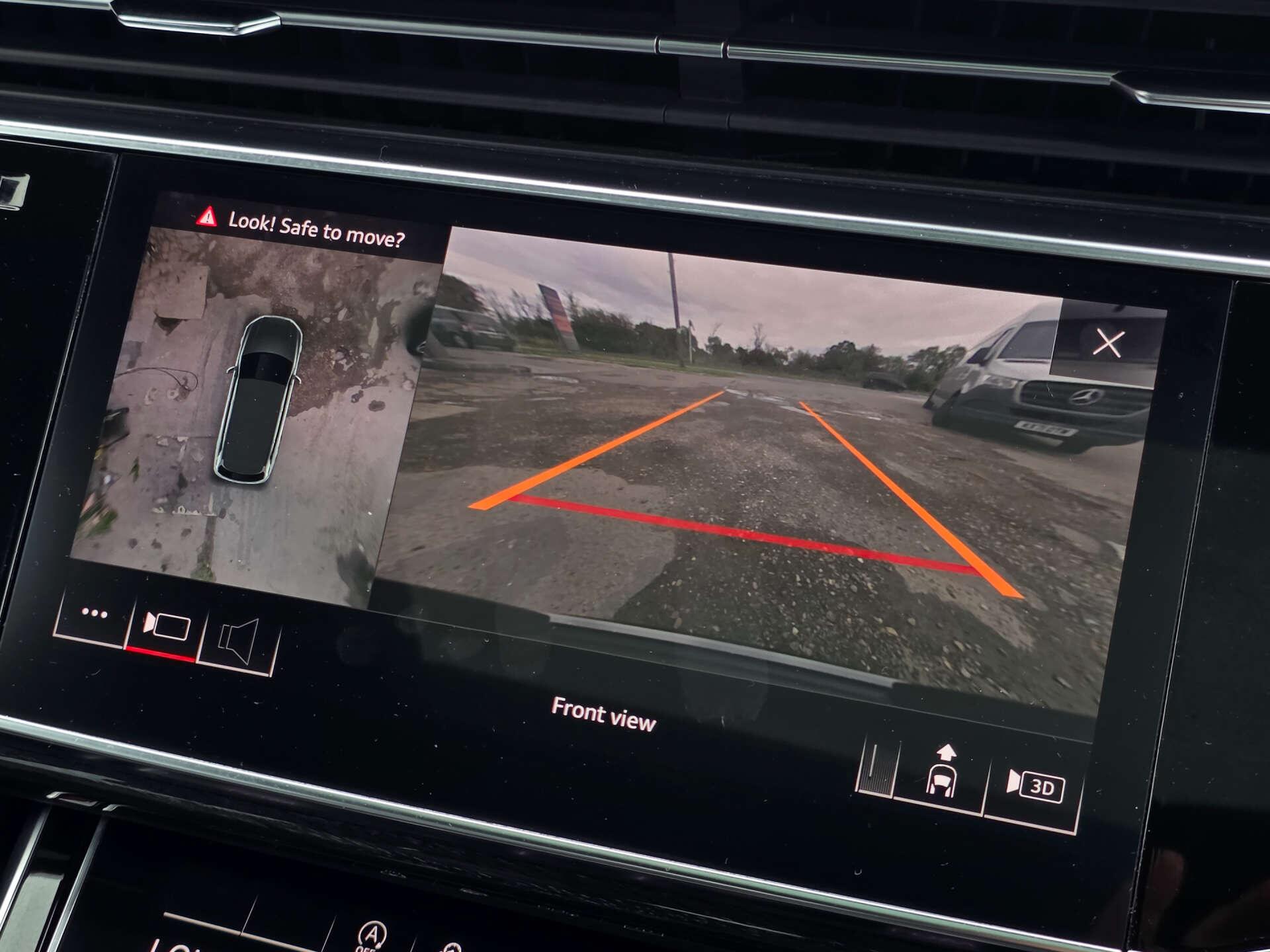 Audi Q7 view 32