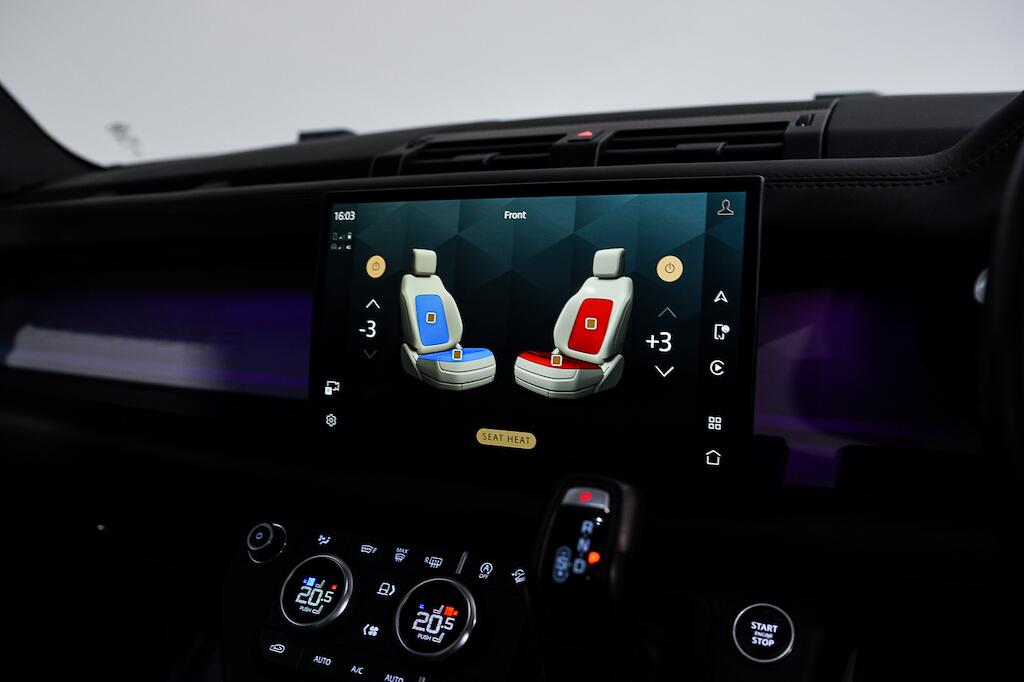 Land Rover Defender view 27