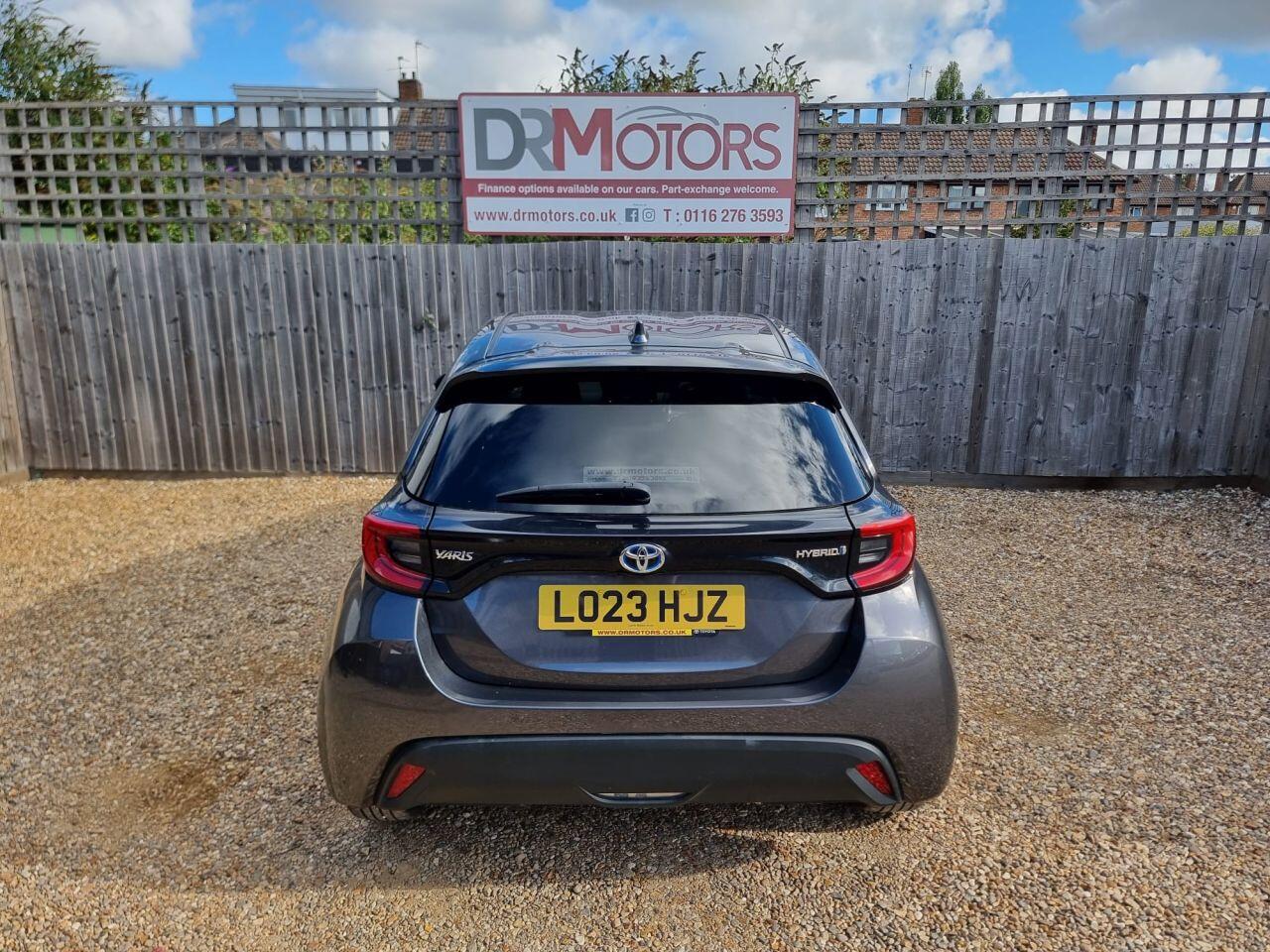 Toyota Yaris view 50