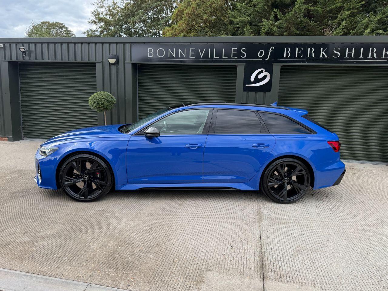 Audi RS6 Avant view 23