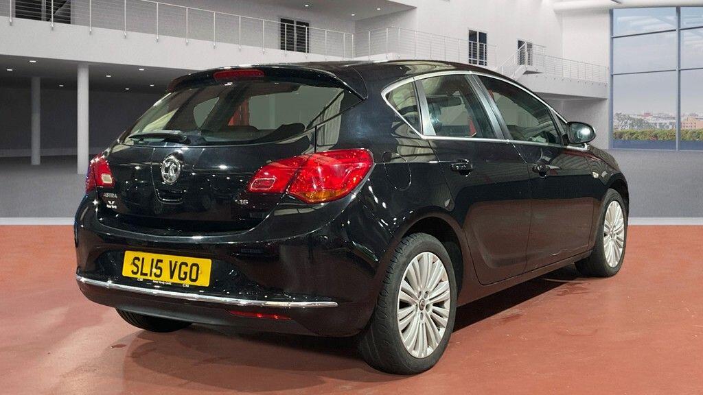 Vauxhall Astra view 4