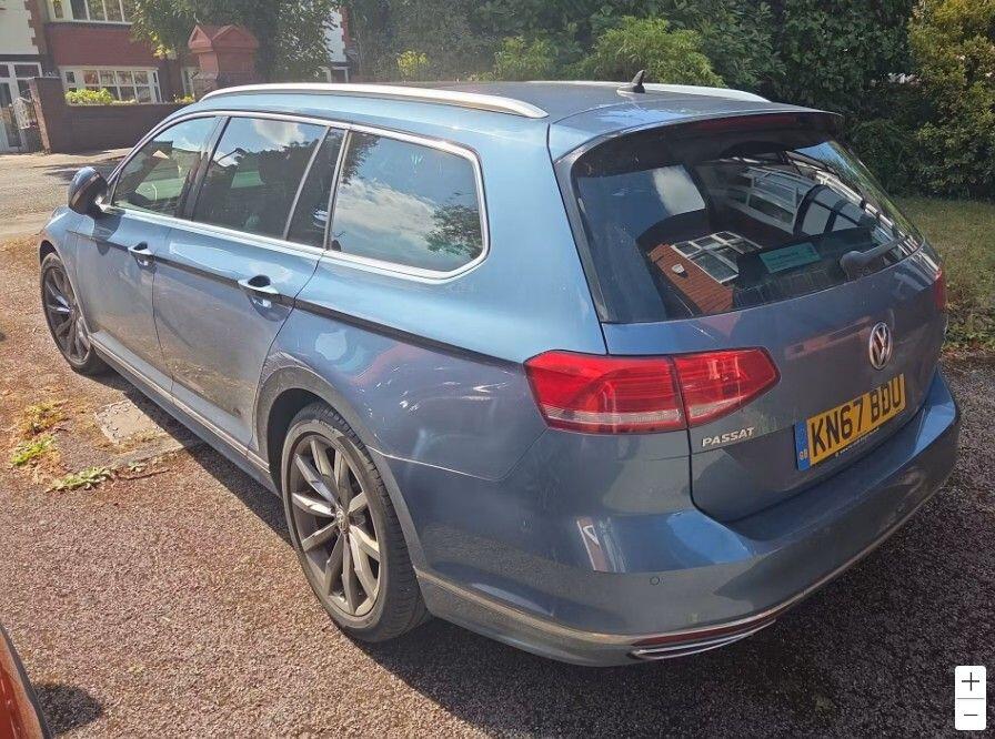 Volkswagen Passat view 4