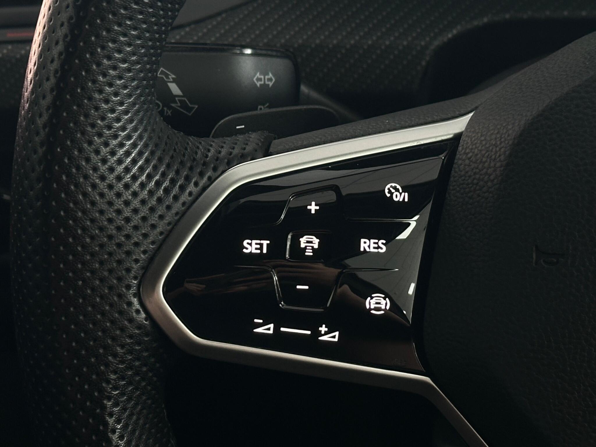 Volkswagen Golf view 25