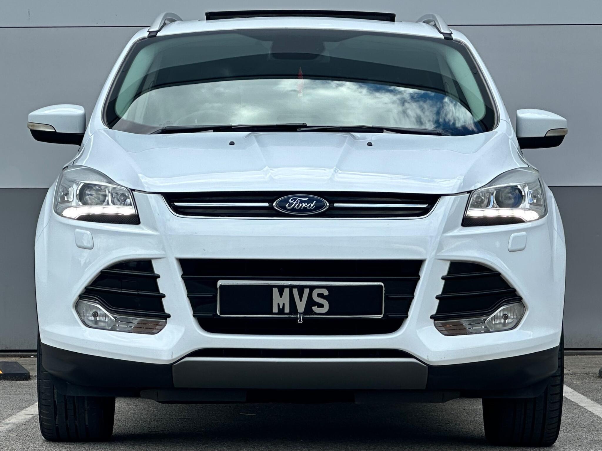 Ford Kuga view 3