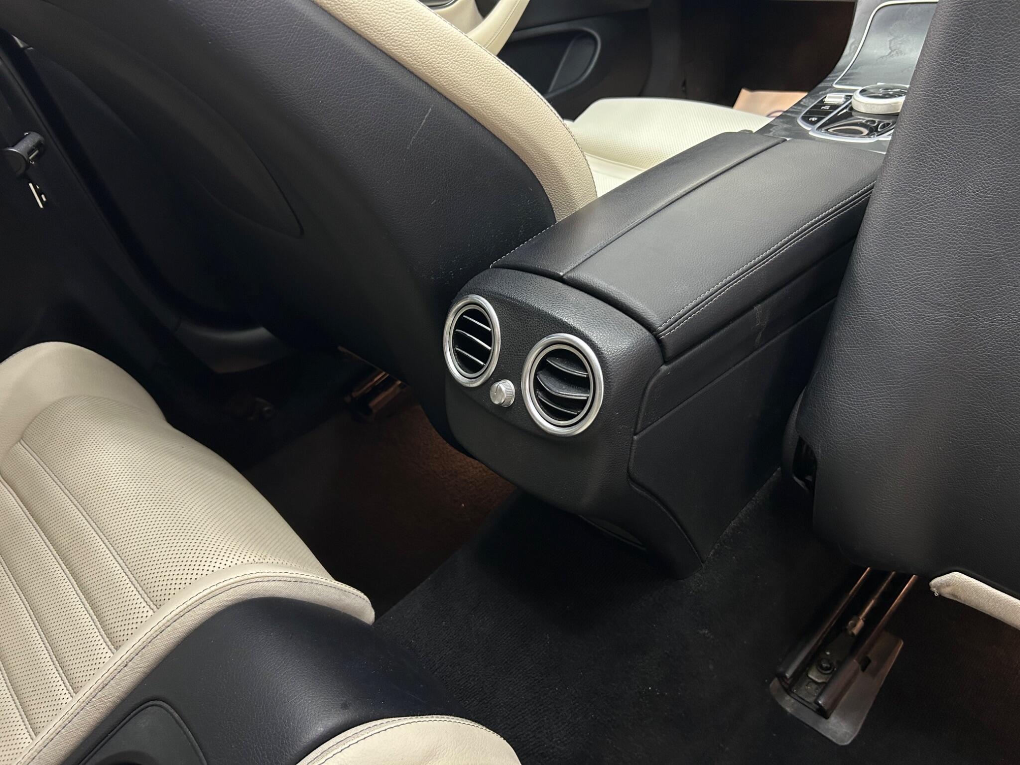 Mercedes-Benz C-Class view 13