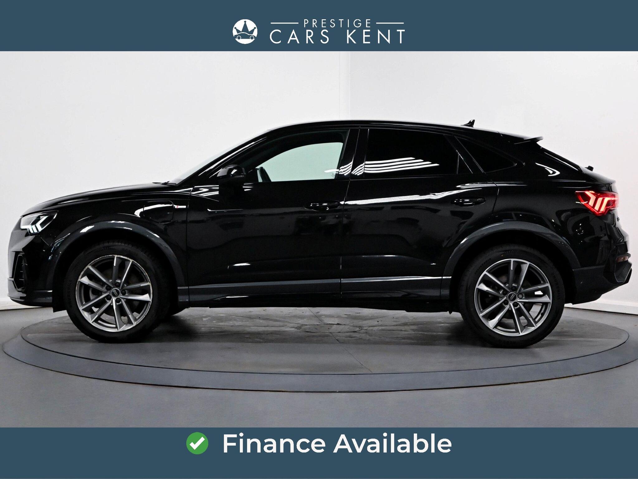 Audi Q3 view 4