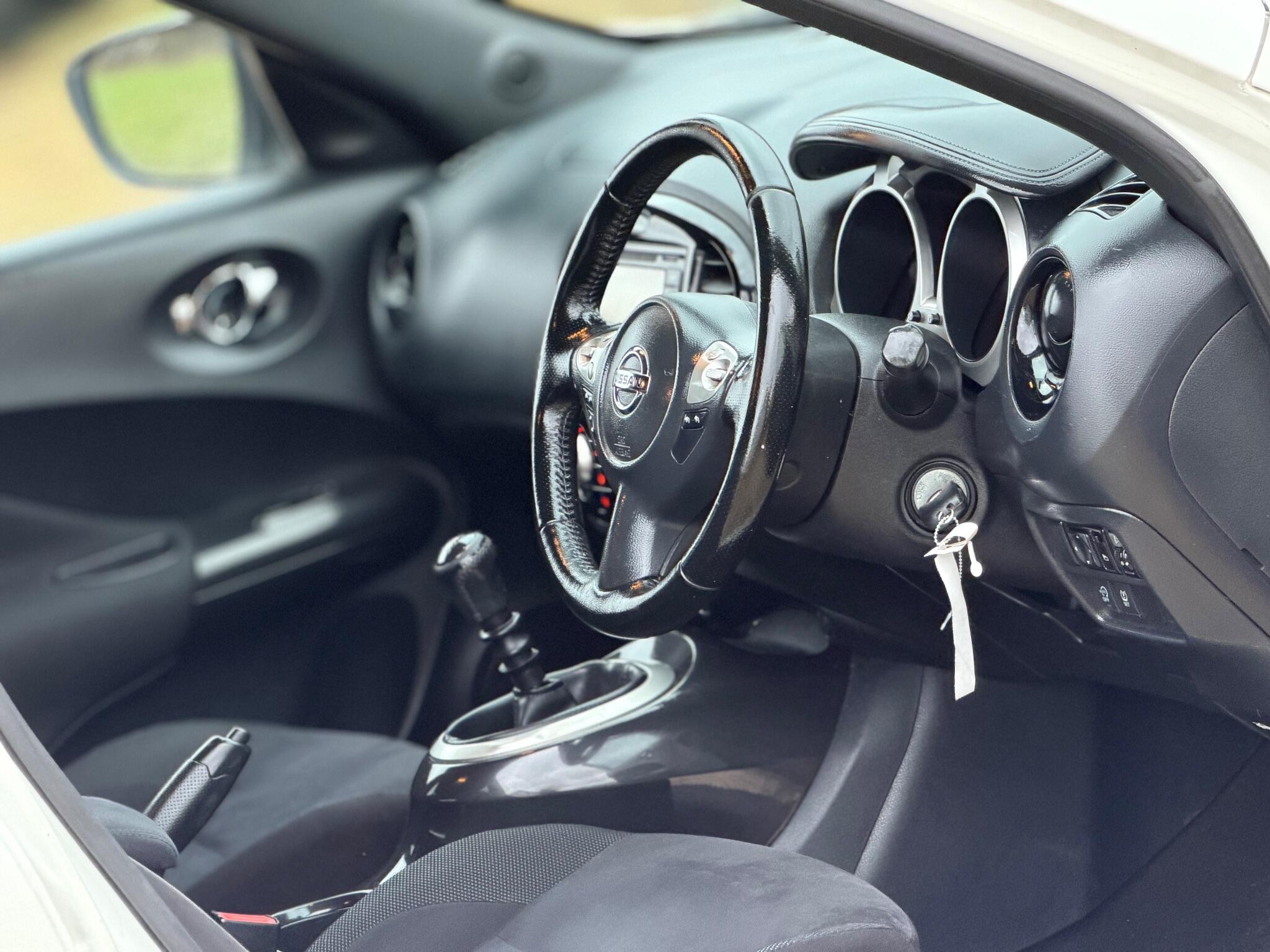 2015 Nissan Juke 1.2 DIG-T Acenta Premium Euro 6 (s/s) 5dr image 22