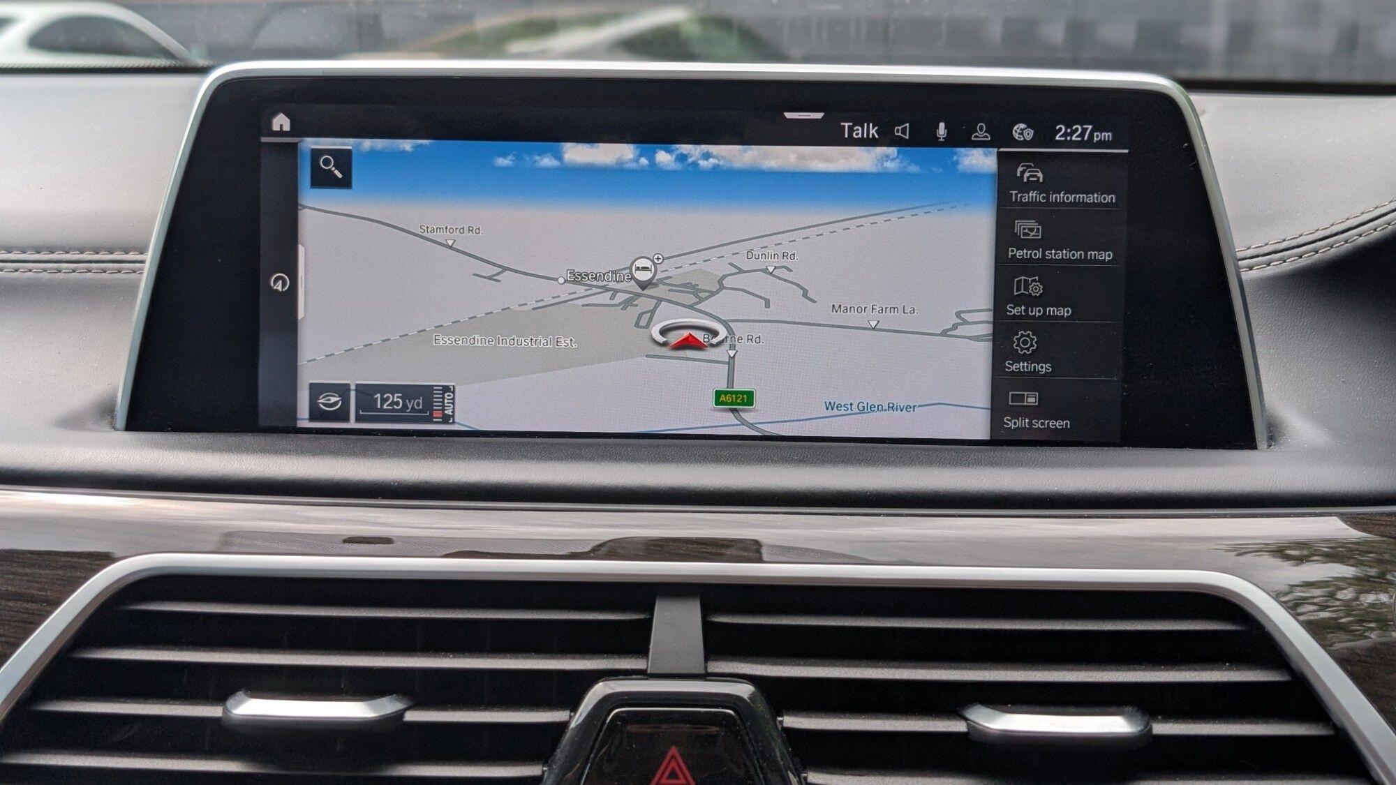 BMW 7 Series view 14
