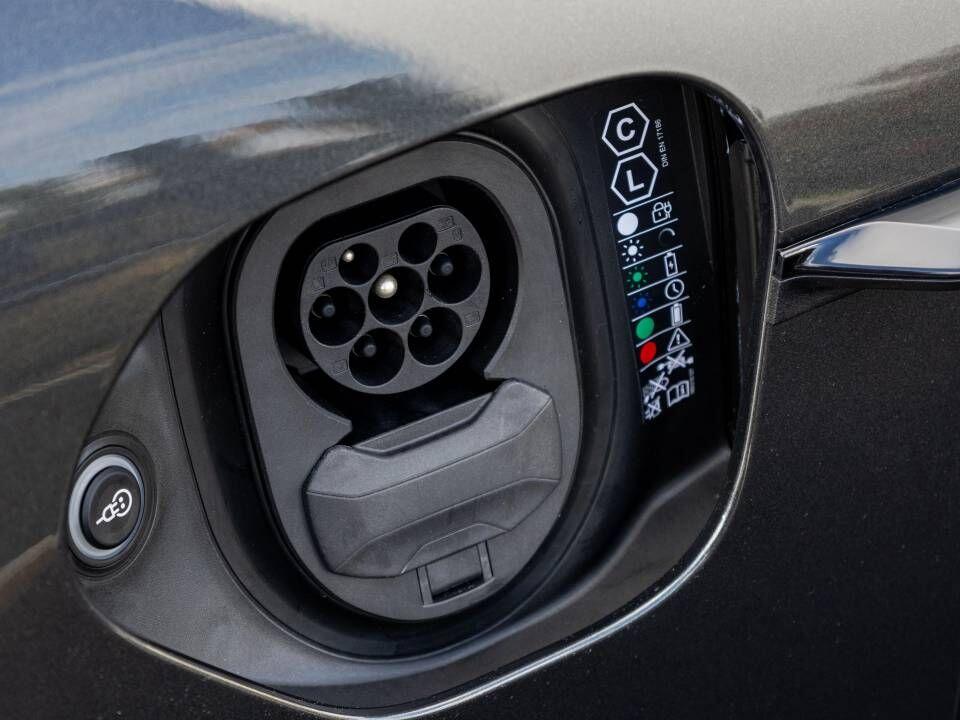 Porsche Taycan view 28