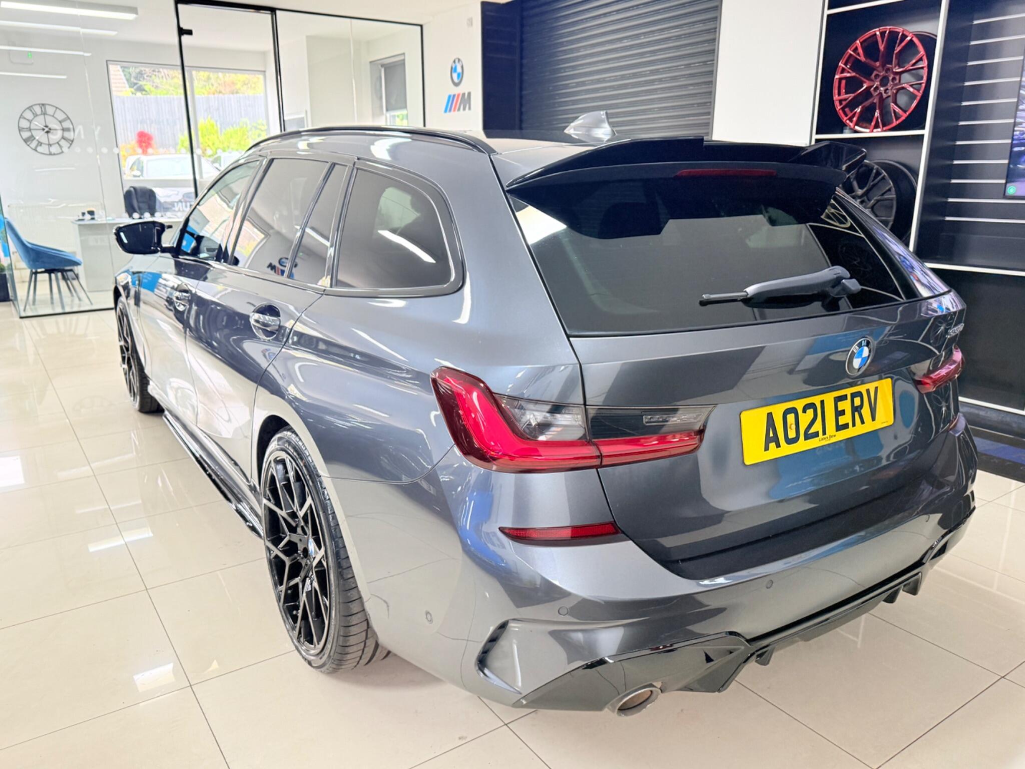 BMW 3 Series view 11