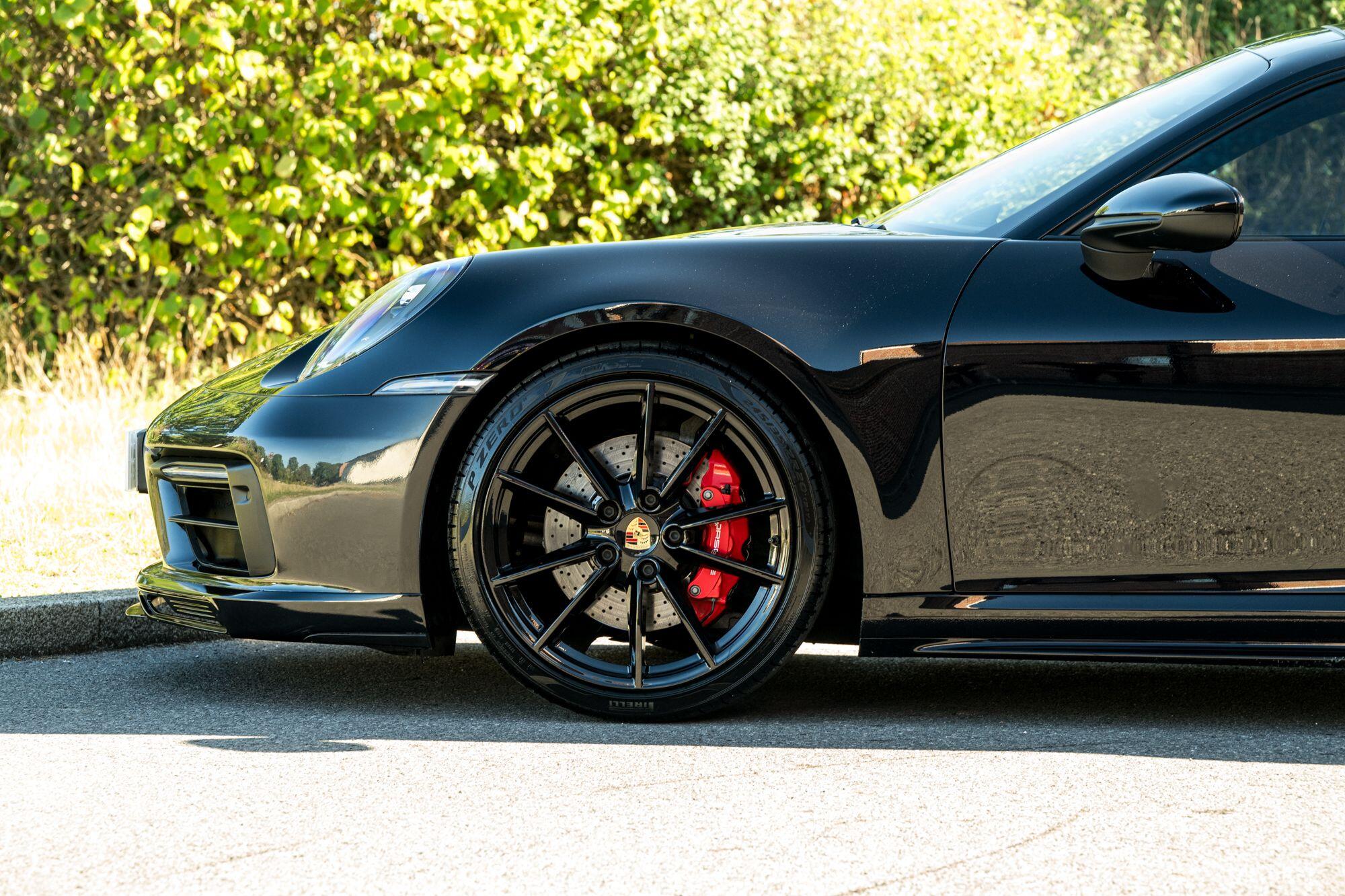 Porsche 911 view 20