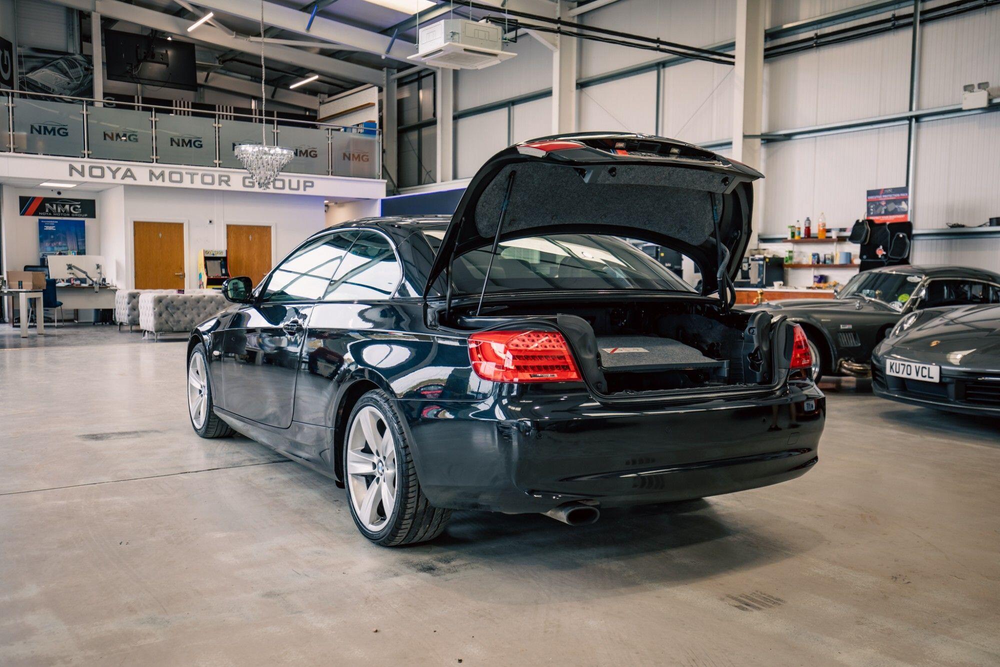 BMW 3 Series view 29
