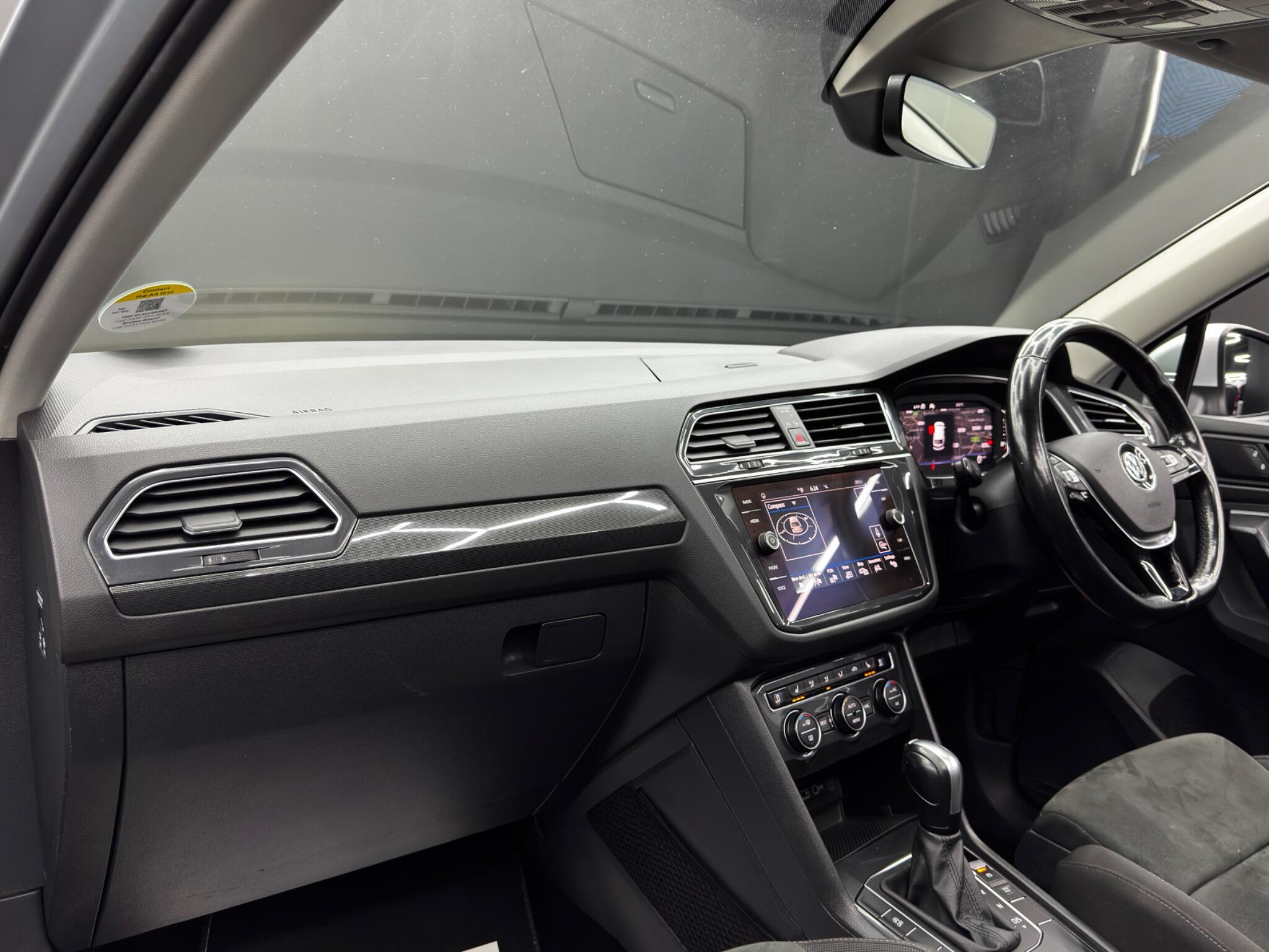 Volkswagen Tiguan view 11