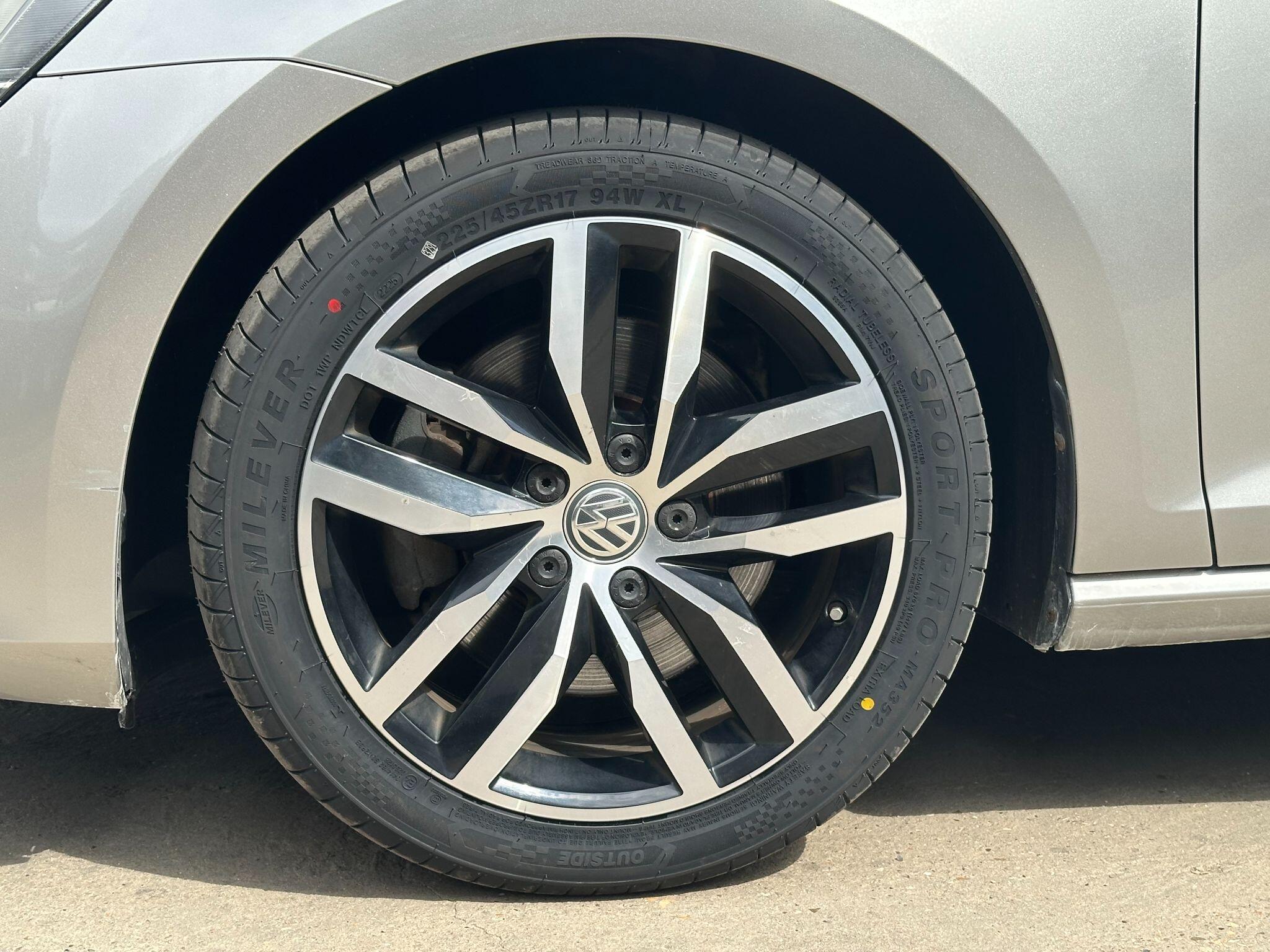 2014 Volkswagen Golf image 42