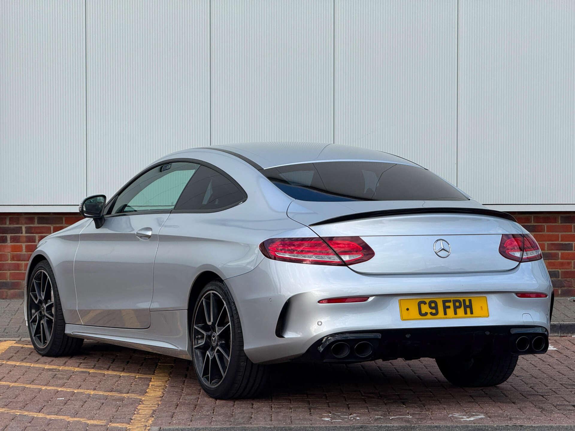 Mercedes-Benz C Class view 4