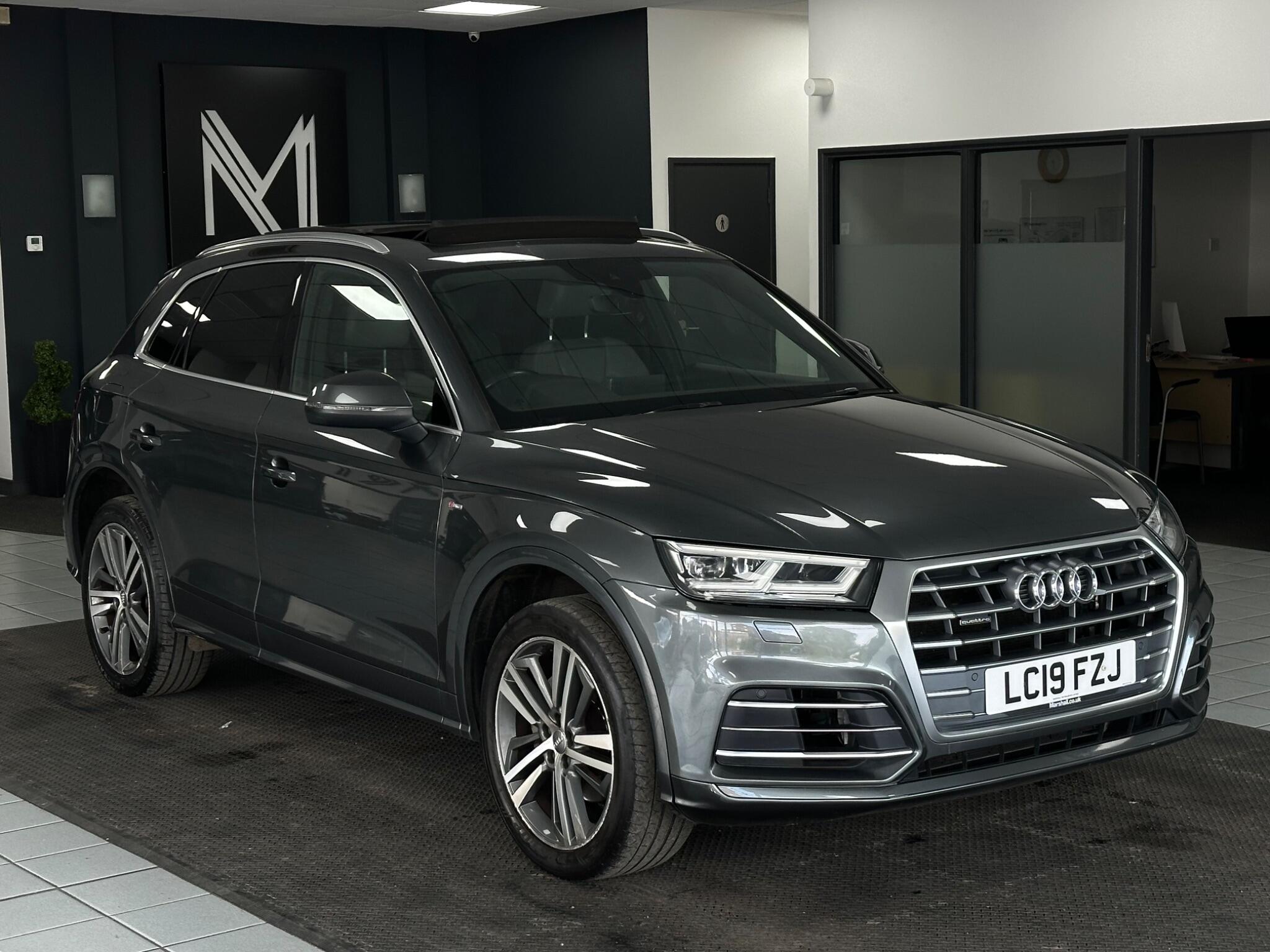 Audi Q5 view 2