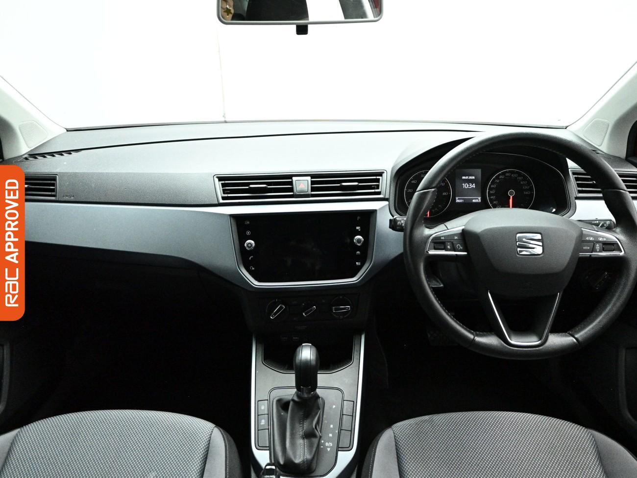 SEAT Arona view 2