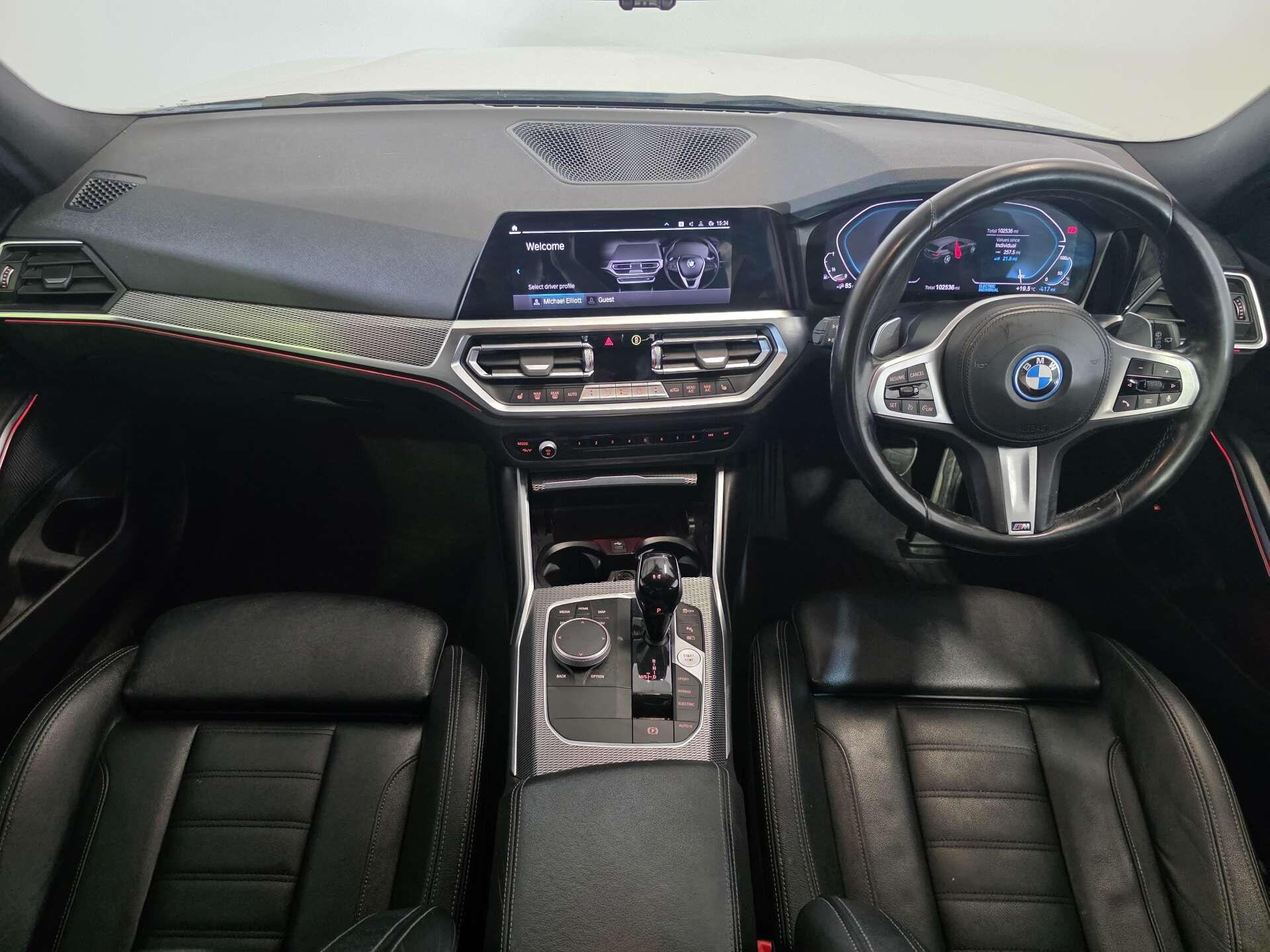 BMW 3 Series view 9