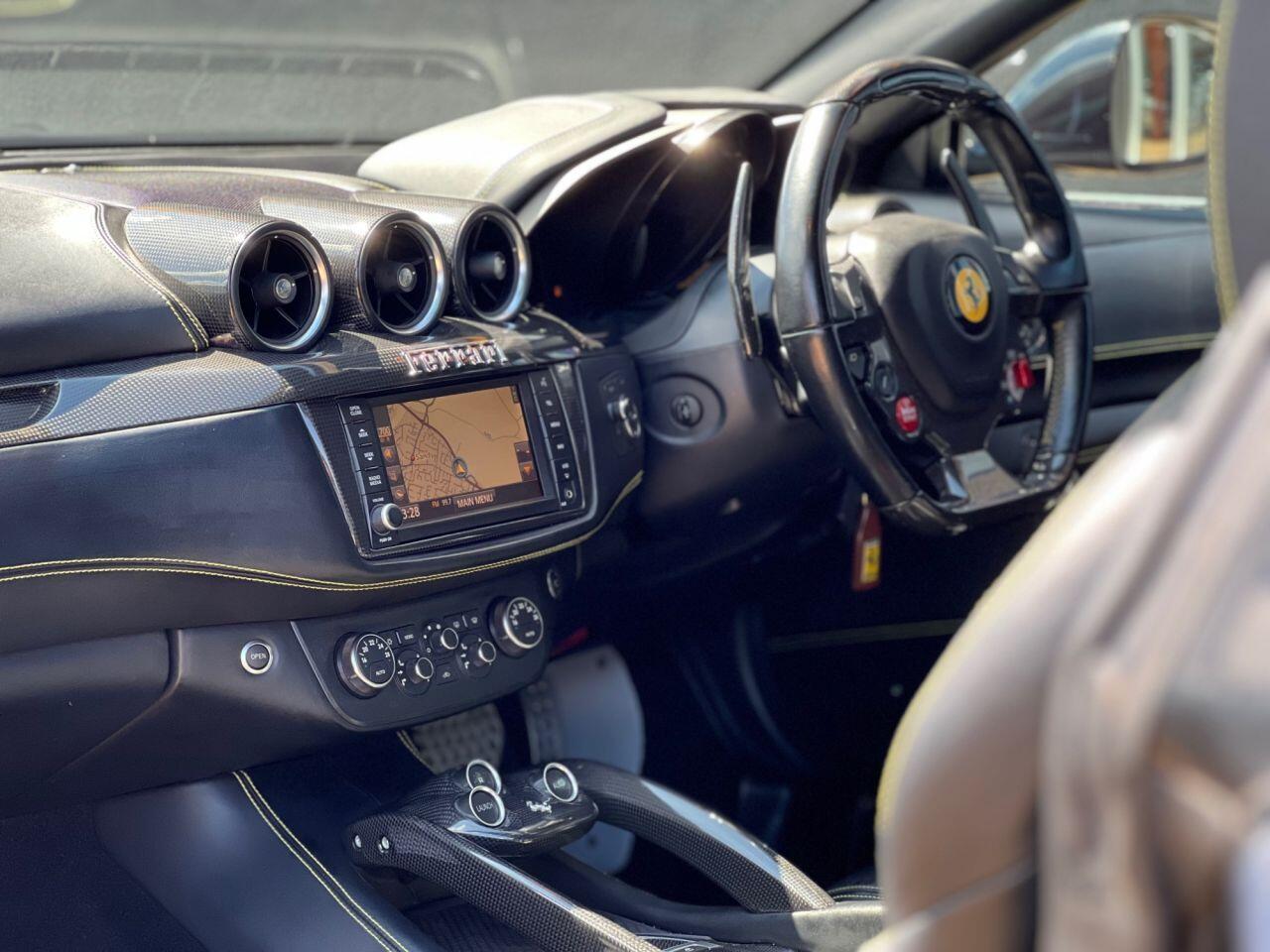 Ferrari FF view 11