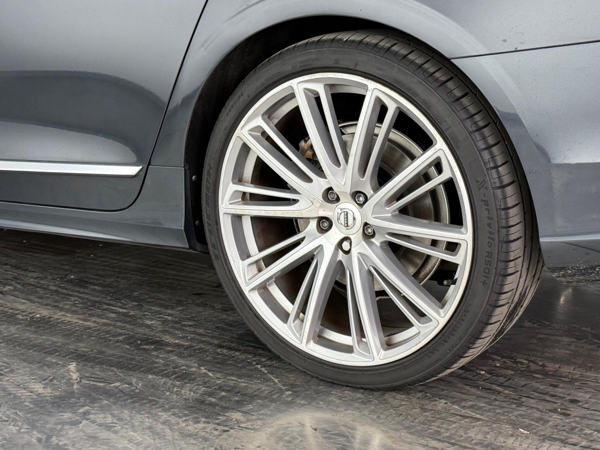 Volvo V90 view 9