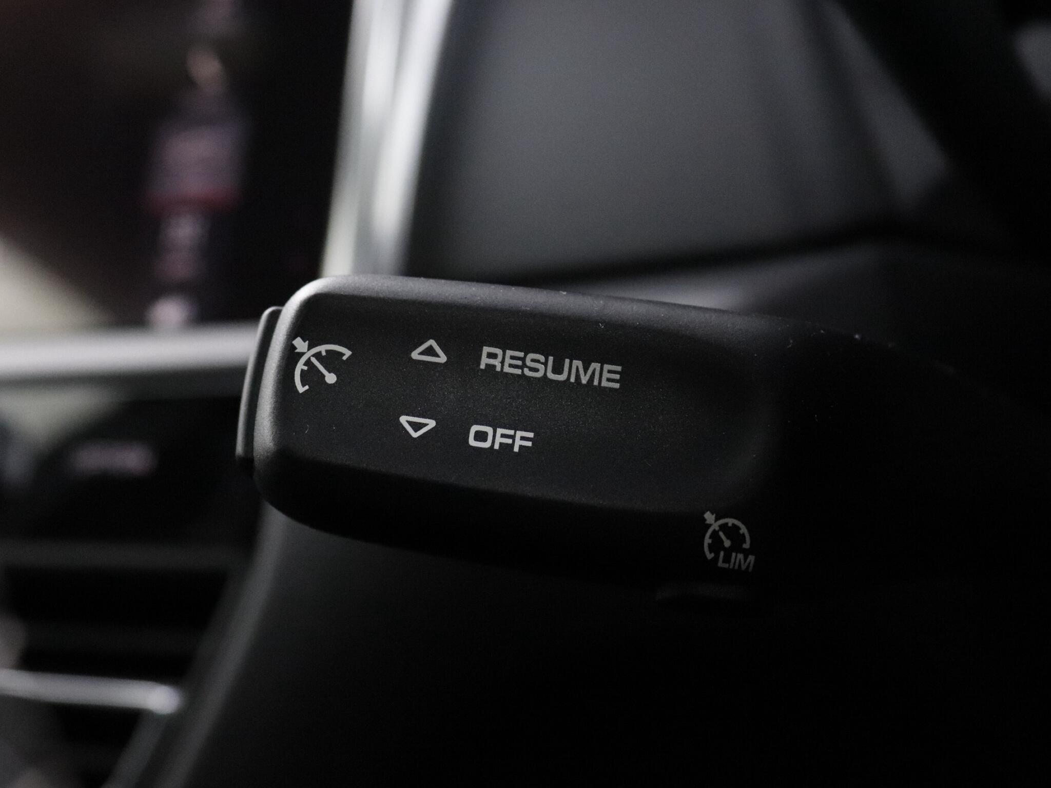 Porsche Macan view 36